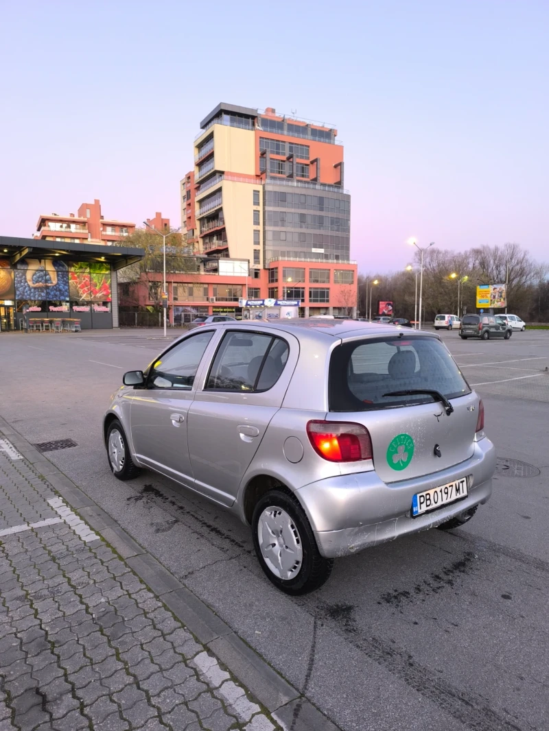 Toyota Yaris 1.3 vvt Бензин.Климатик , снимка 7 - Автомобили и джипове - 52927992