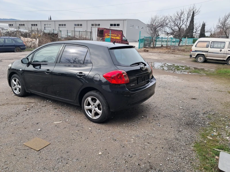 Toyota Auris 2.0 D4D, снимка 2 - Автомобили и джипове - 53521044