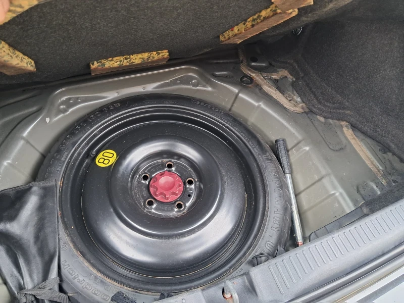 Toyota Auris 2.0 D4D, снимка 10 - Автомобили и джипове - 53521044