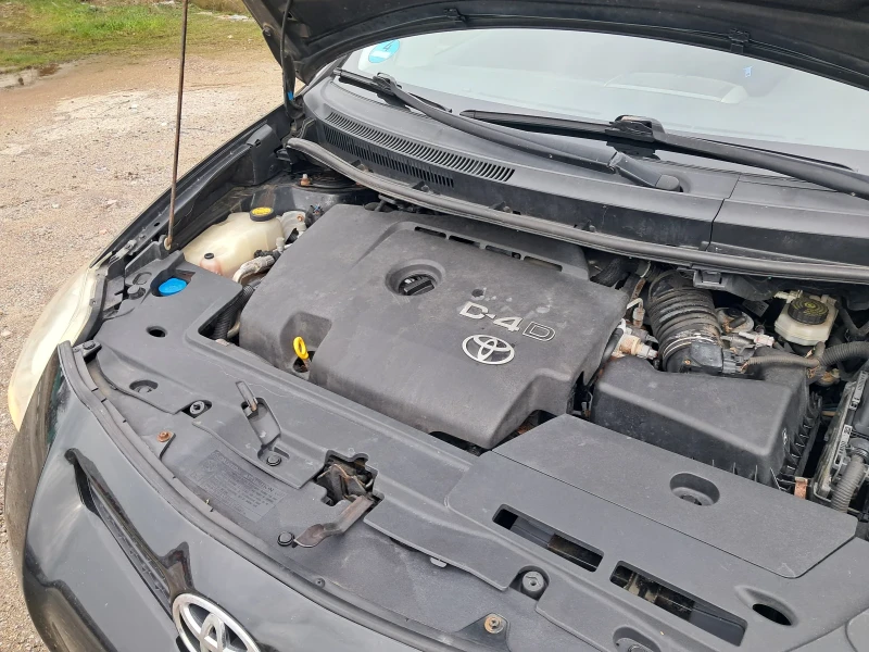 Toyota Auris 2.0 D4D, снимка 14 - Автомобили и джипове - 53521044