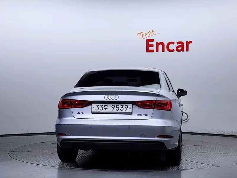 Audi A3 1.6 TDI, снимка 4 - Автомобили и джипове - 54125519