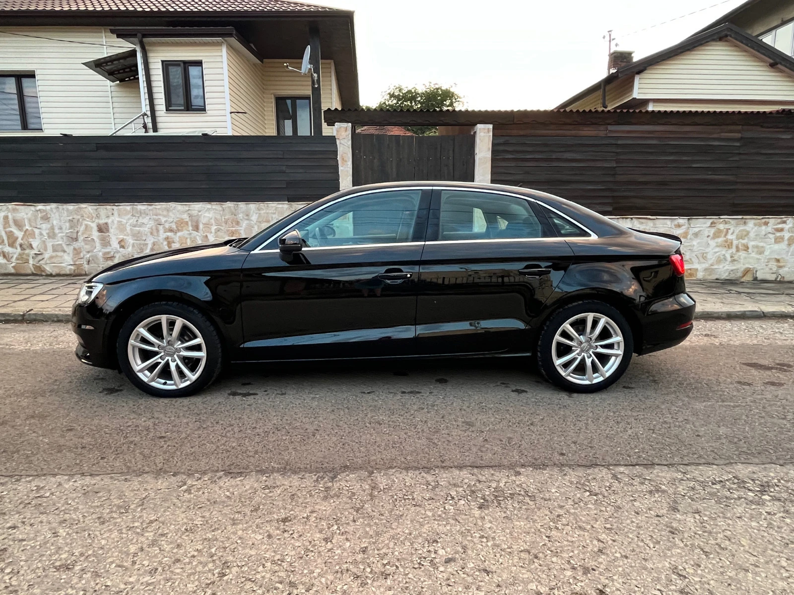 Audi A3 2.0TDI 37000КМ Седан - изображение 2