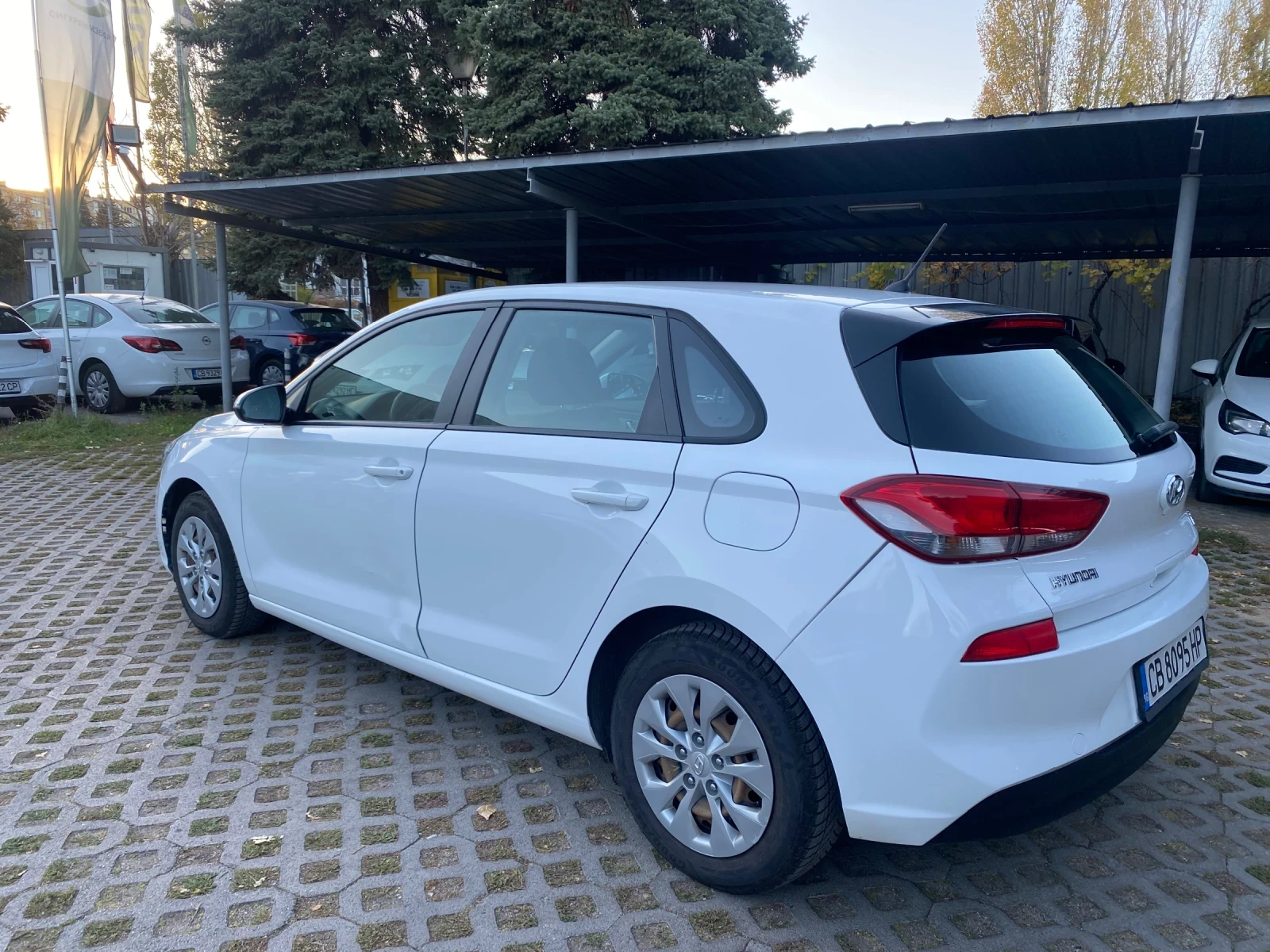 Hyundai I30 1.4i 100 k.c - изображение 6