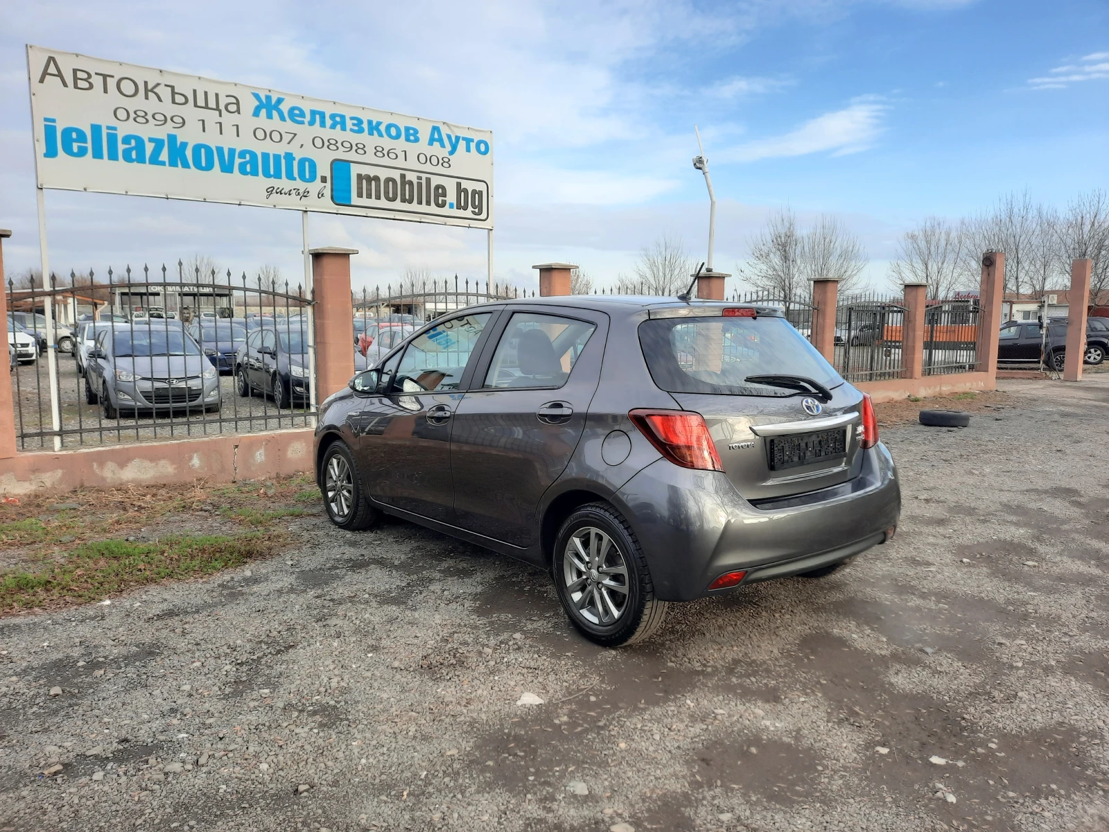 Toyota Yaris 1.5 VVT-i Hybrid - изображение 6