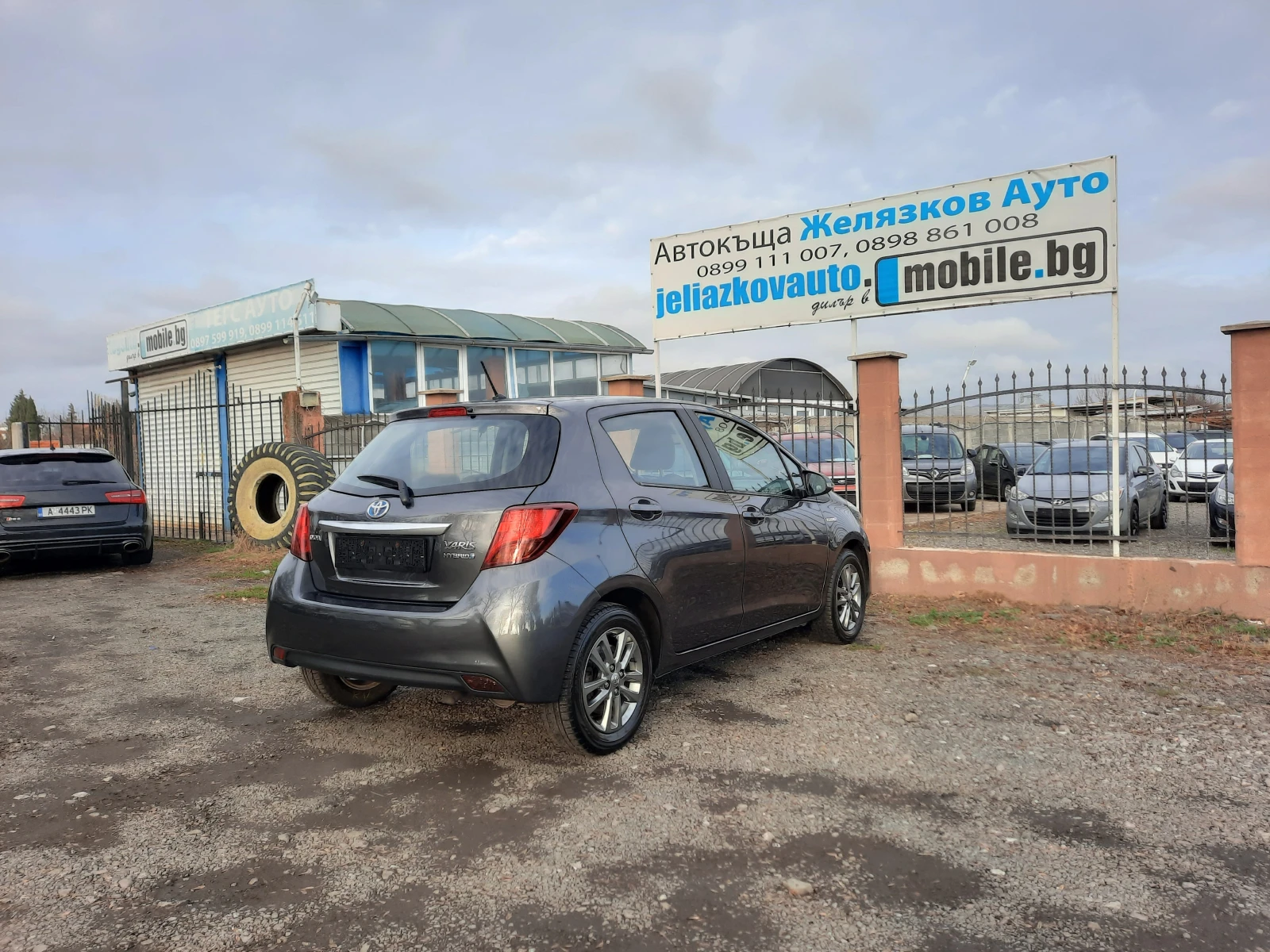 Toyota Yaris 1.5 VVT-i Hybrid - изображение 4