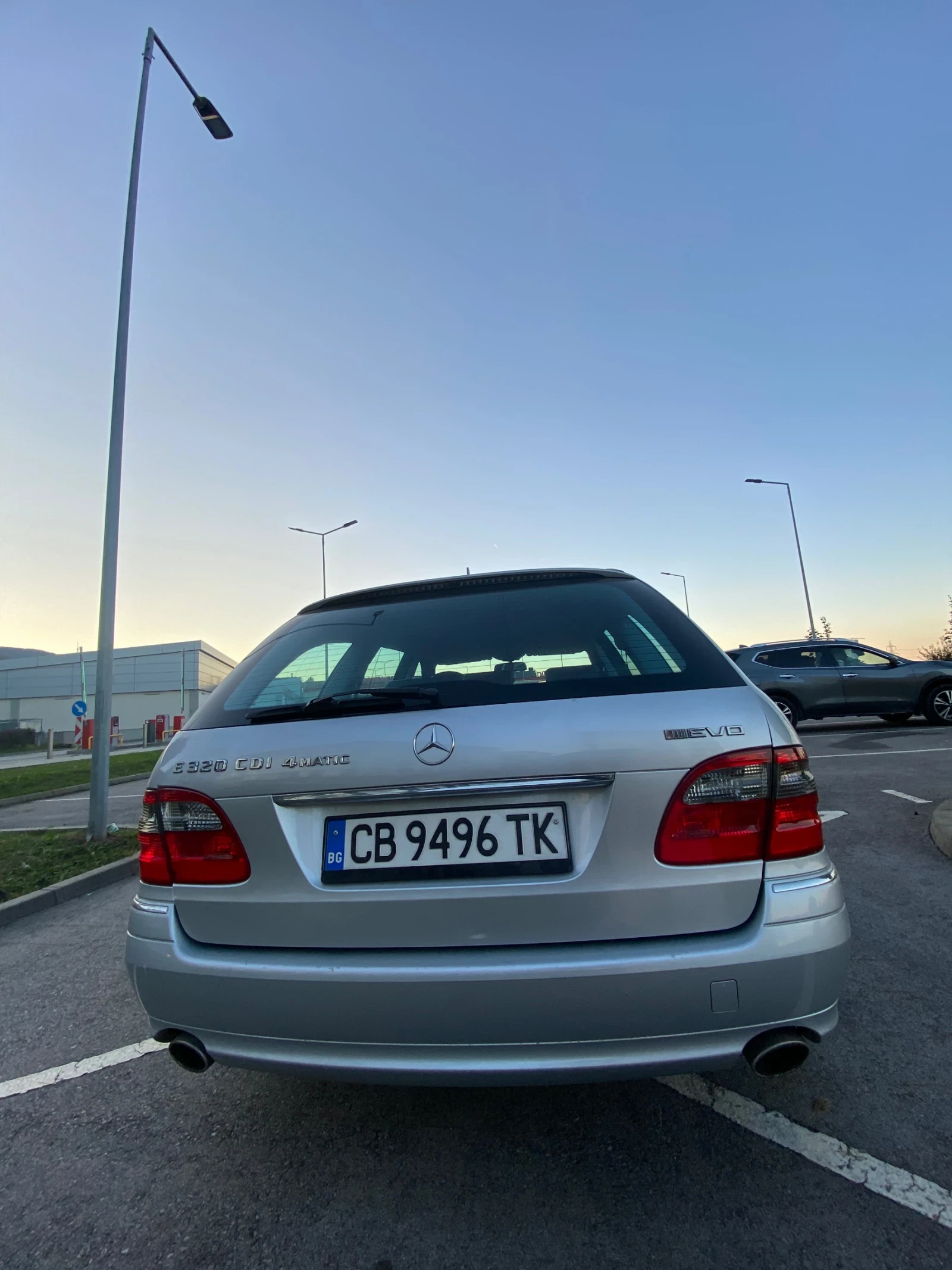 Mercedes-Benz E 320  - изображение 3