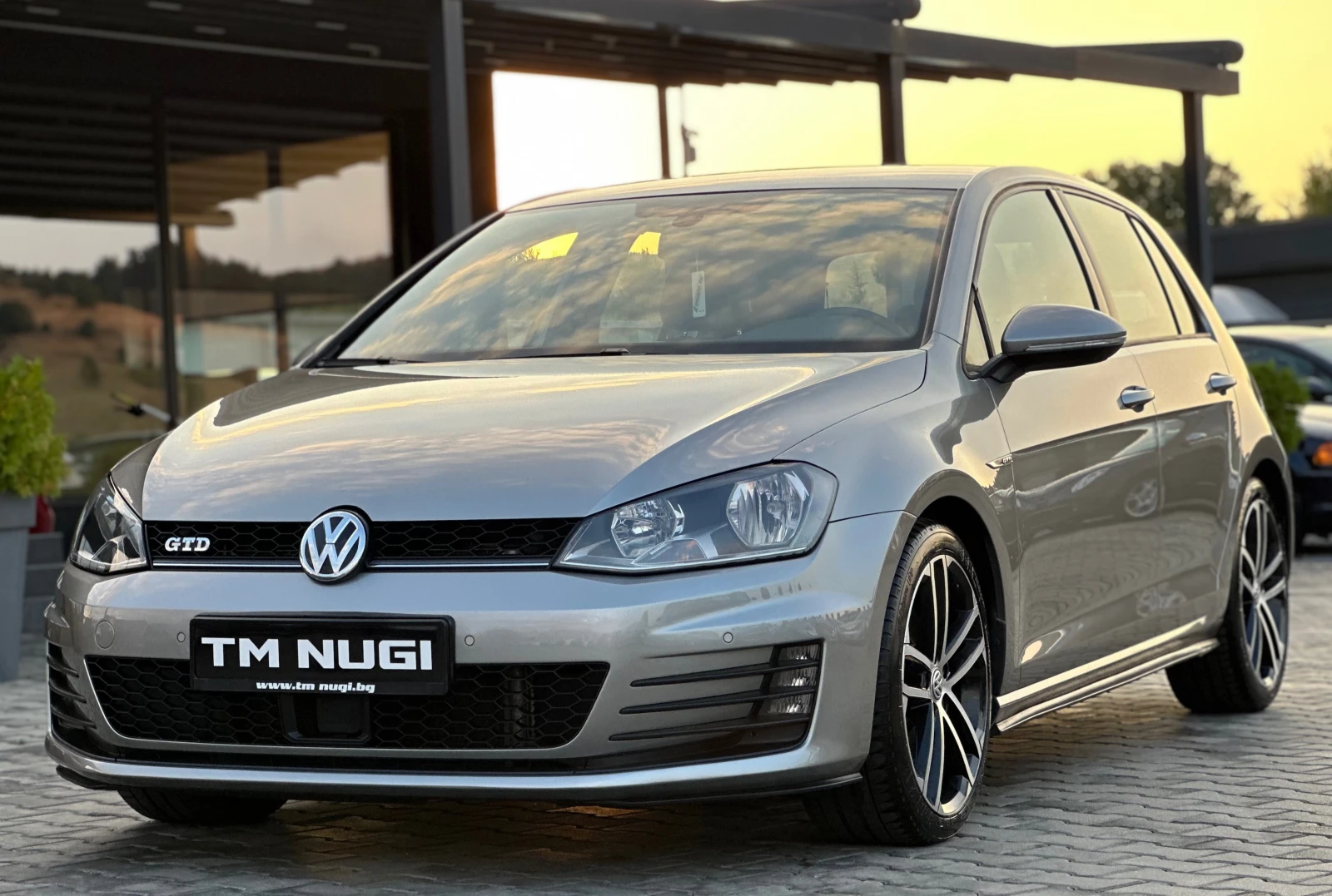 VW Golf 2.0GTD* 184kc* AVTOMATIK* NAVI* TOP*  - изображение 2