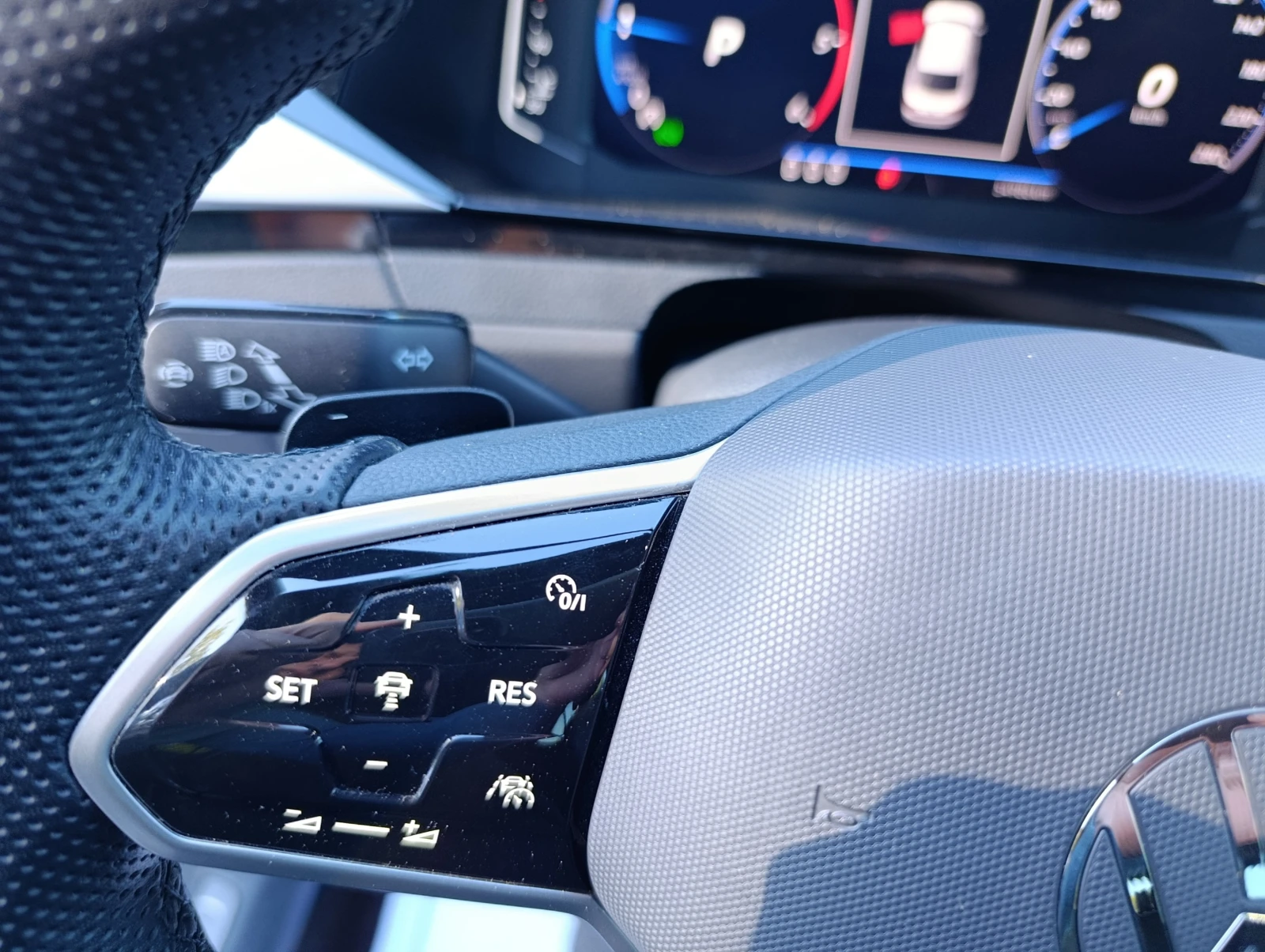 VW Arteon 2.0 TDI R-Line - | Mobile.bg   11