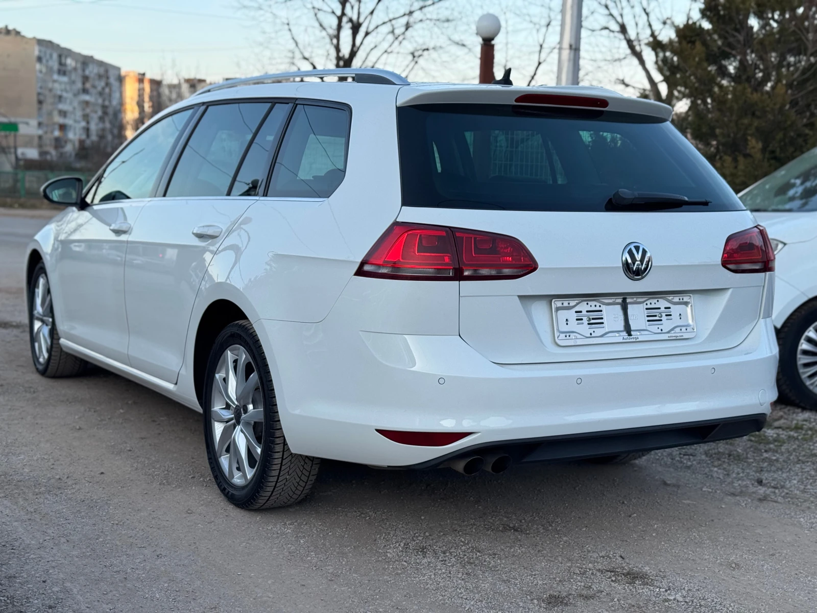 VW Golf 2.0TDI * DSG * NAVI * LED * XENON, снимка 5 - Автомобили и джипове - 53833431