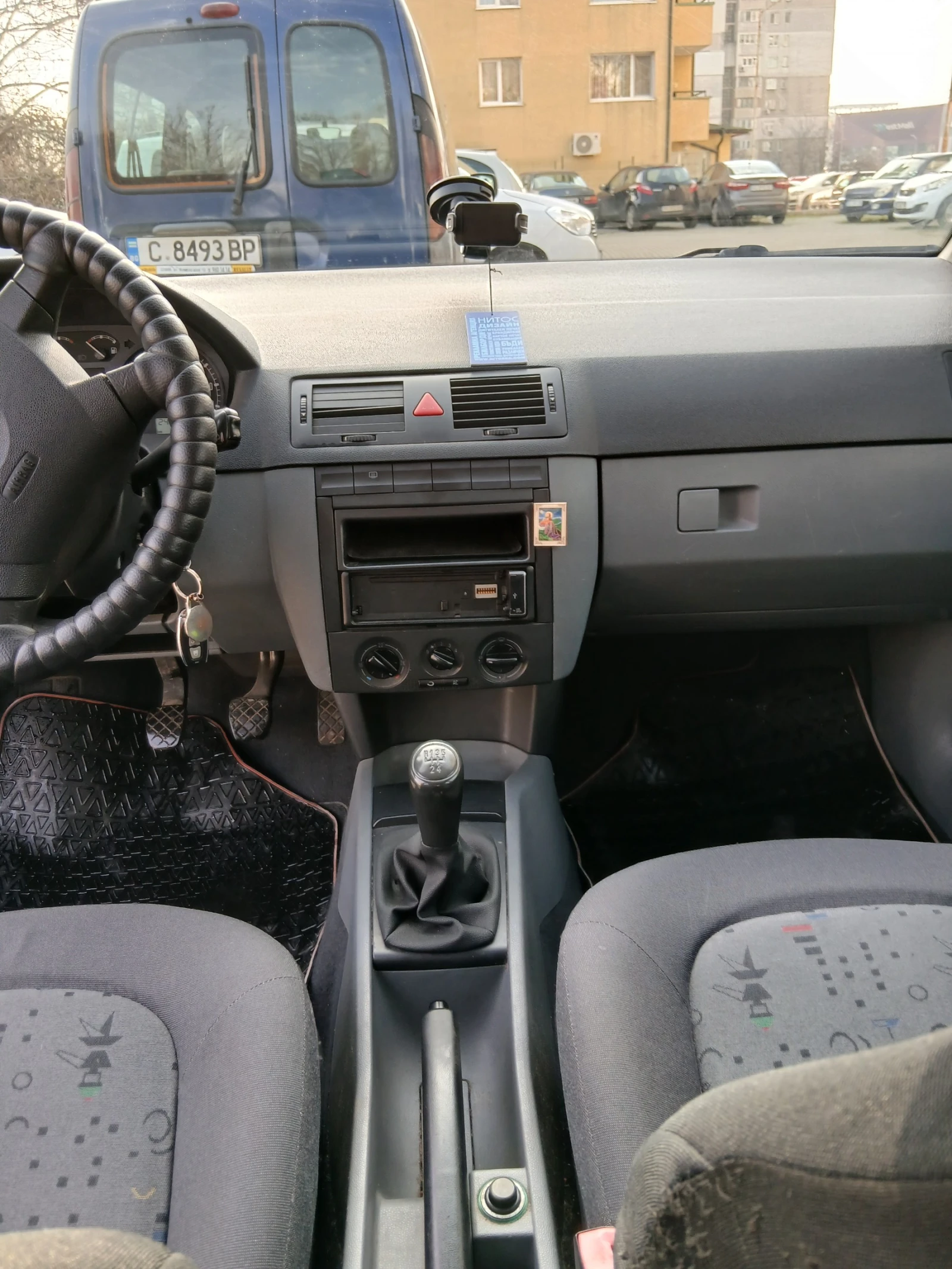 Skoda Fabia, снимка 9 - Автомобили и джипове - 54086006