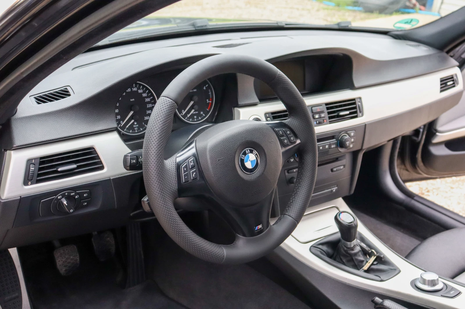 BMW 320 dM-Pack Navi, снимка 11 - Автомобили и джипове - 54388309