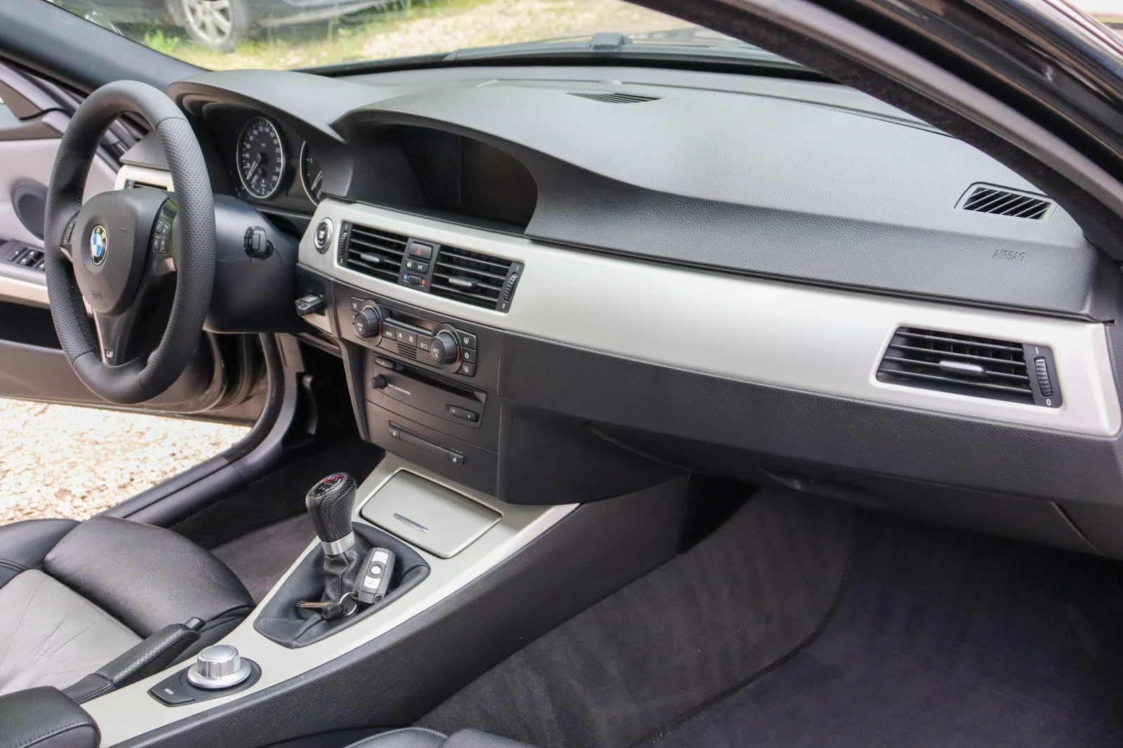 BMW 320 dM-Pack Navi, снимка 12 - Автомобили и джипове - 54388309