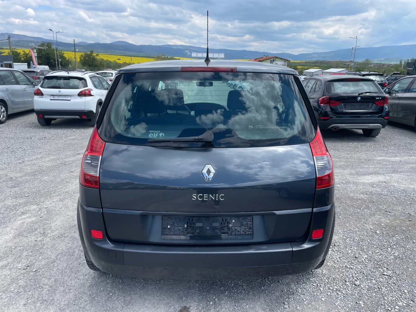 Renault Scenic 1.6i, снимка 6 - Автомобили и джипове - 54396919