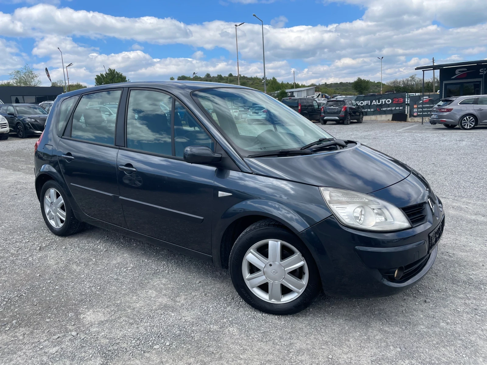 Renault Scenic 1.6i, снимка 3 - Автомобили и джипове - 54396919