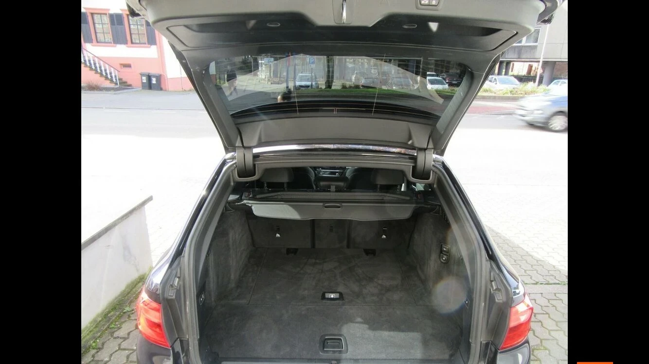 BMW 530 530d xDrive, снимка 13 - Автомобили и джипове - 54610564