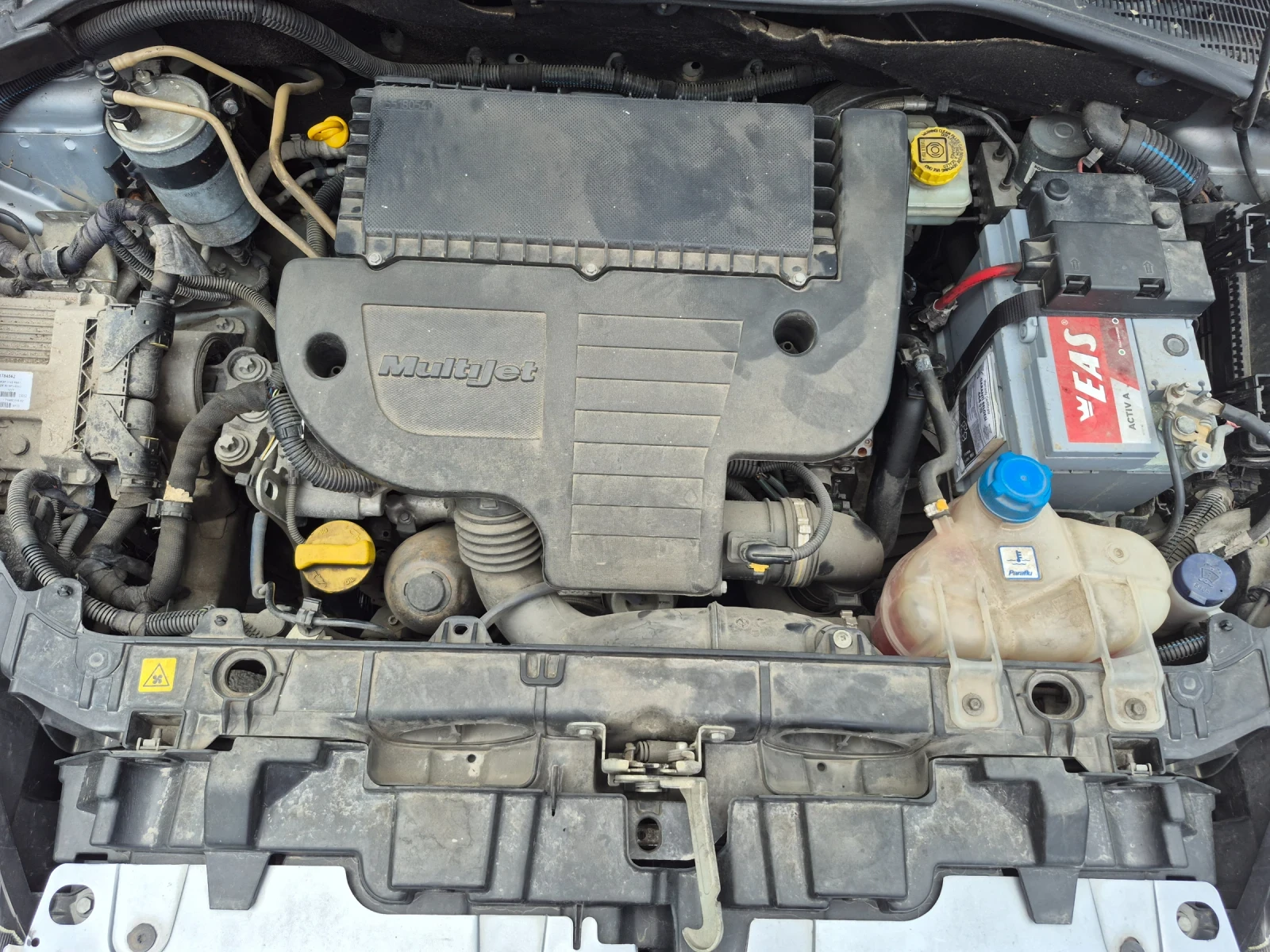 Fiat Punto 1.3 m-jet 90k, снимка 6 - Автомобили и джипове - 55330507