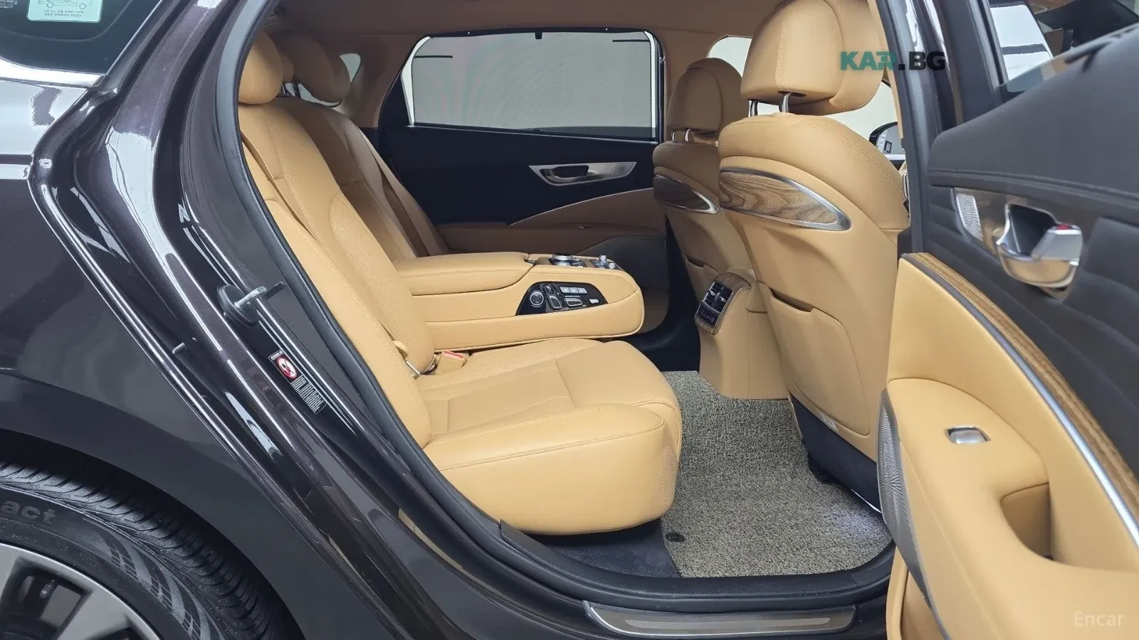 Kia K9 3.8GDI* AWD* КОЖА* ПОДГРЕВ* ОБДУХВАНЕ* 360* HEAD, снимка 12 - Автомобили и джипове - 54897874