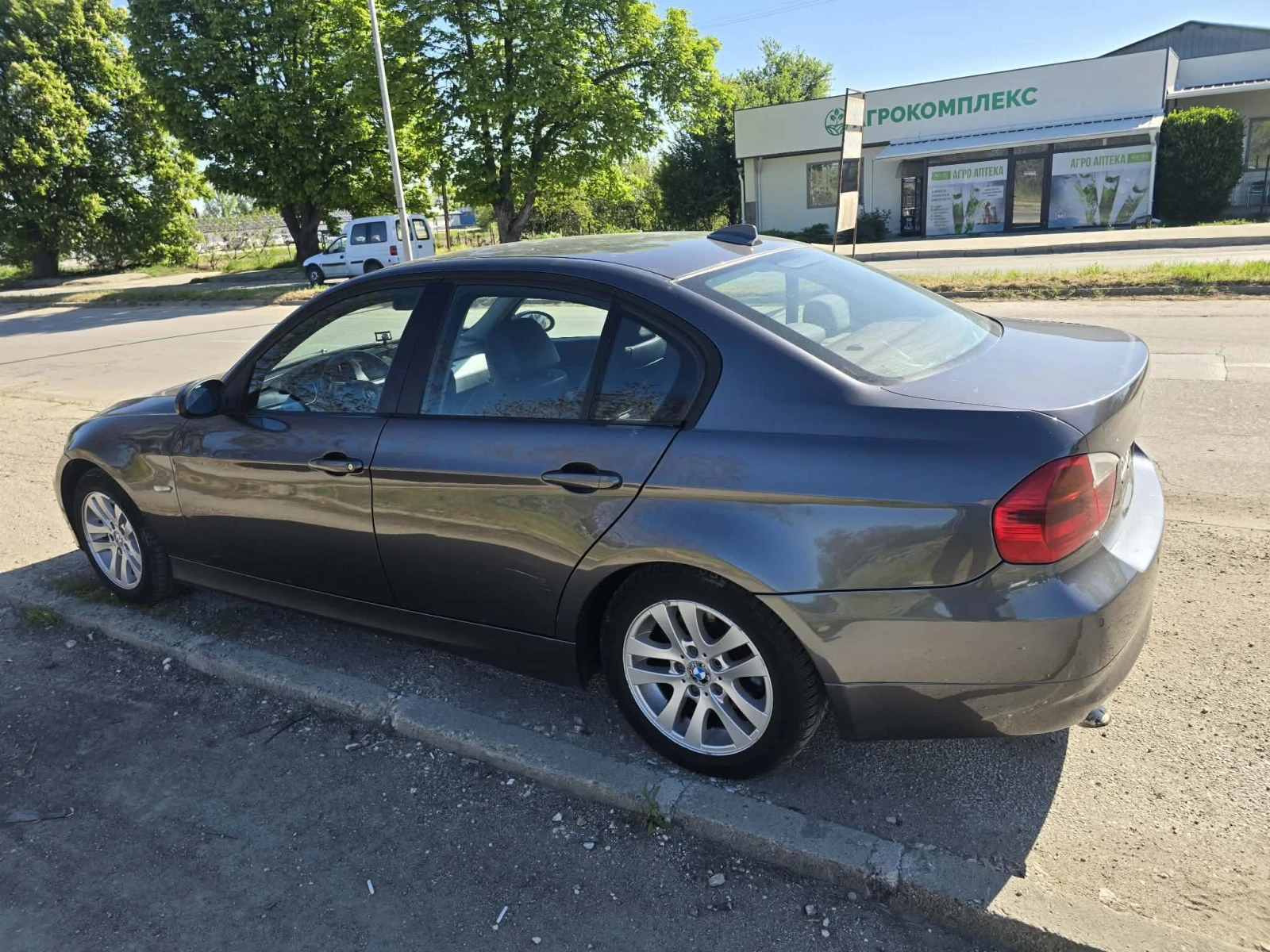 BMW 320, снимка 2 - Автомобили и джипове - 55611860