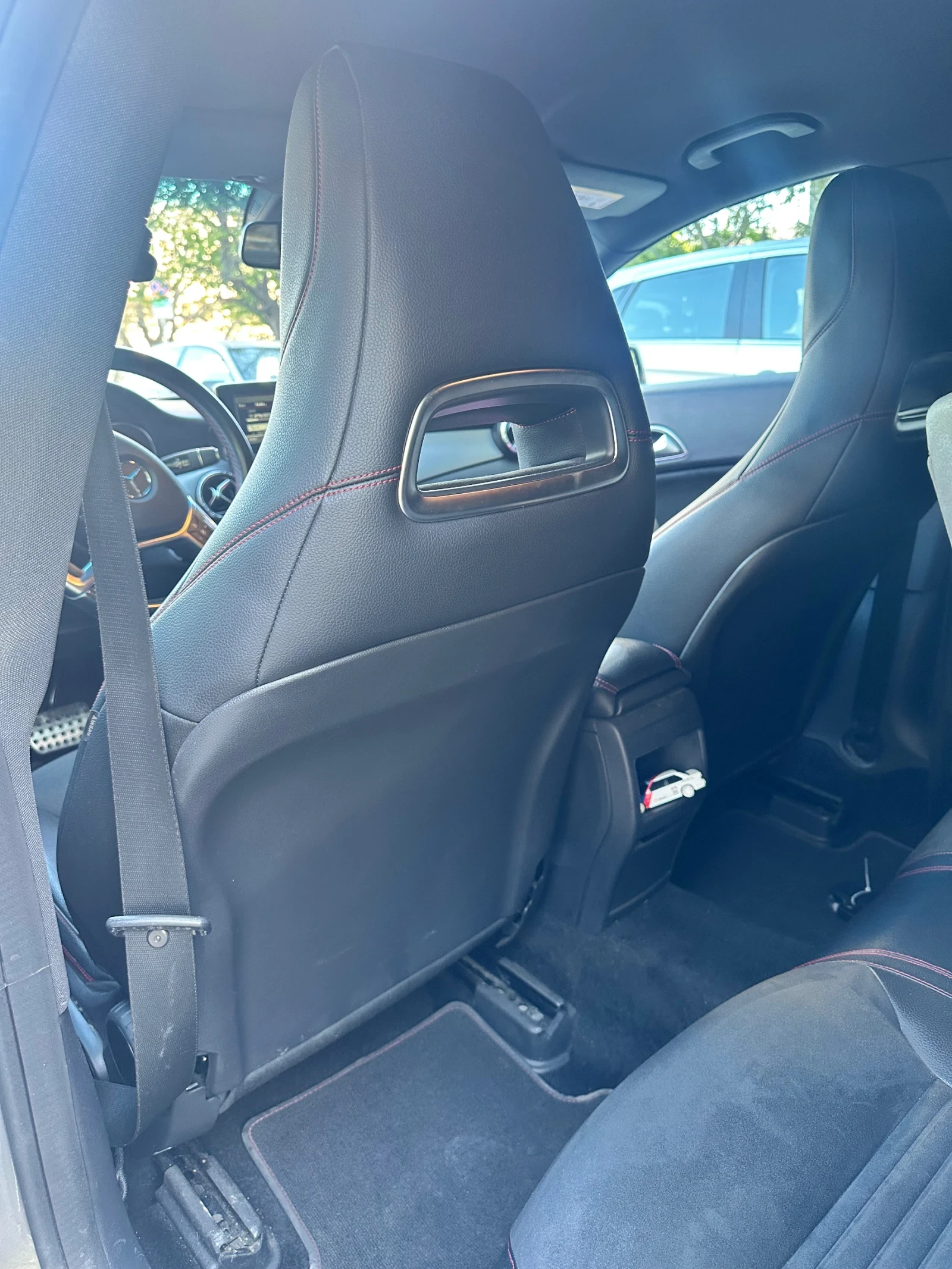 Mercedes-Benz CLA 180, снимка 11 - Автомобили и джипове - 55658459