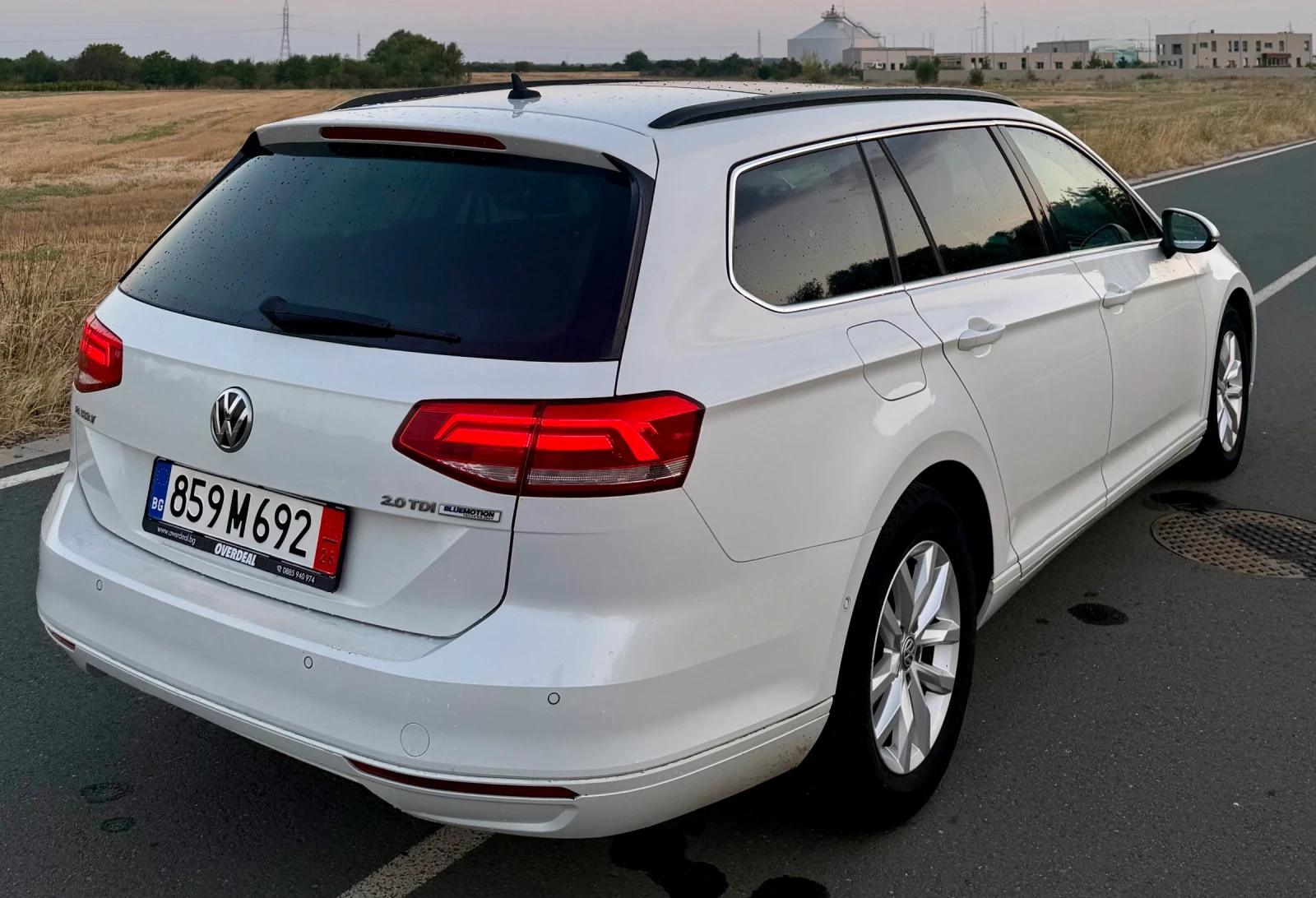 VW Passat Comfortline 2.0TDI DIGITAL | DSG | PANORAMA | NAVI, снимка 7 - Автомобили и джипове - 55824871