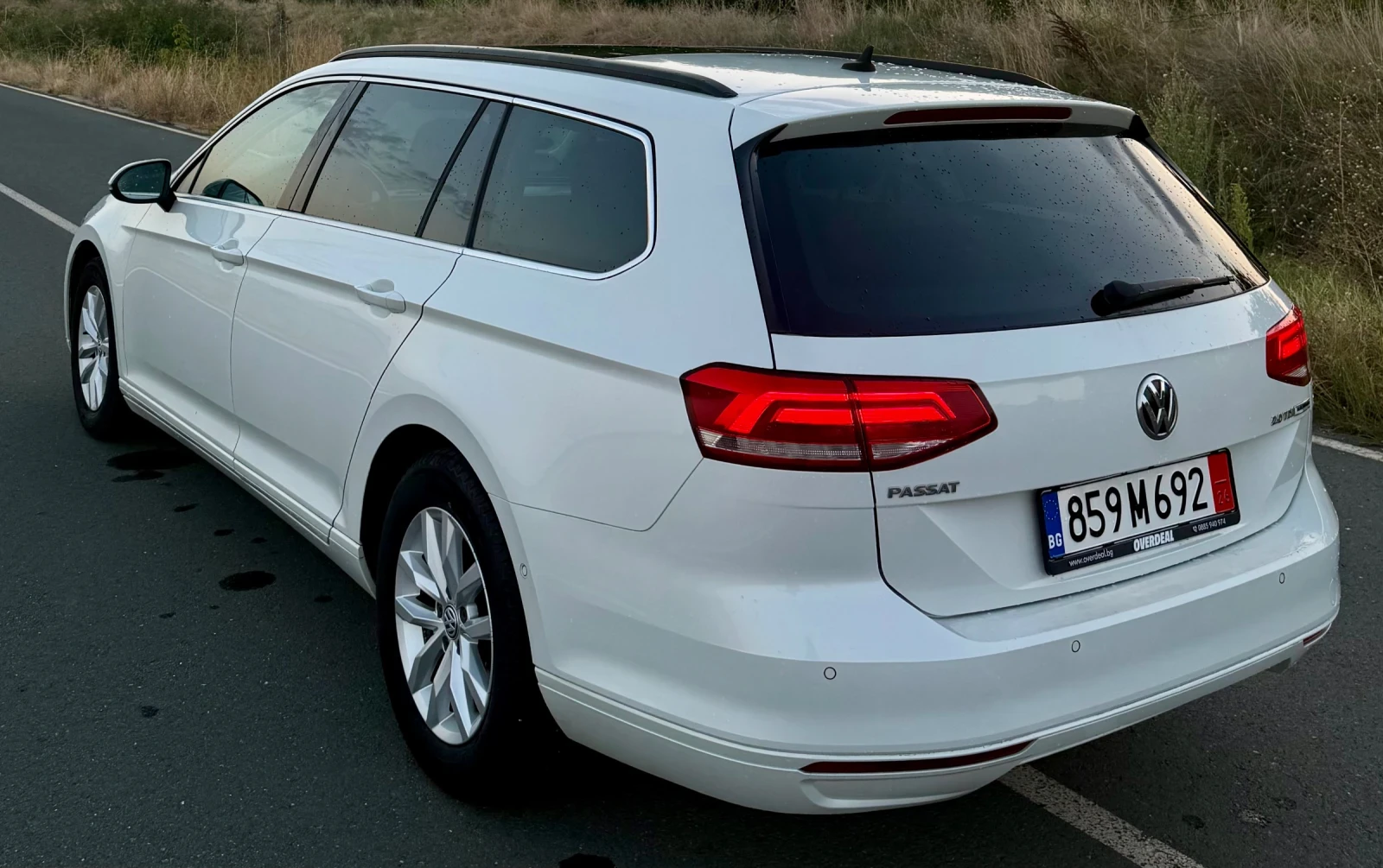VW Passat Comfortline 2.0TDI DIGITAL | DSG | PANORAMA | NAVI, снимка 6 - Автомобили и джипове - 55824871