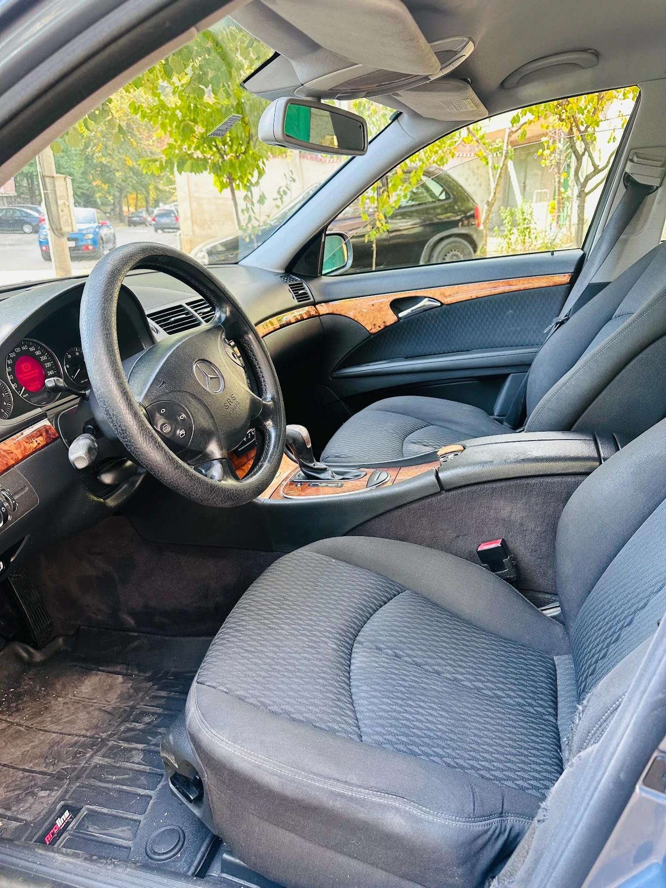 Mercedes-Benz E 220 E220 Diesel , снимка 9 - Автомобили и джипове - 56440235