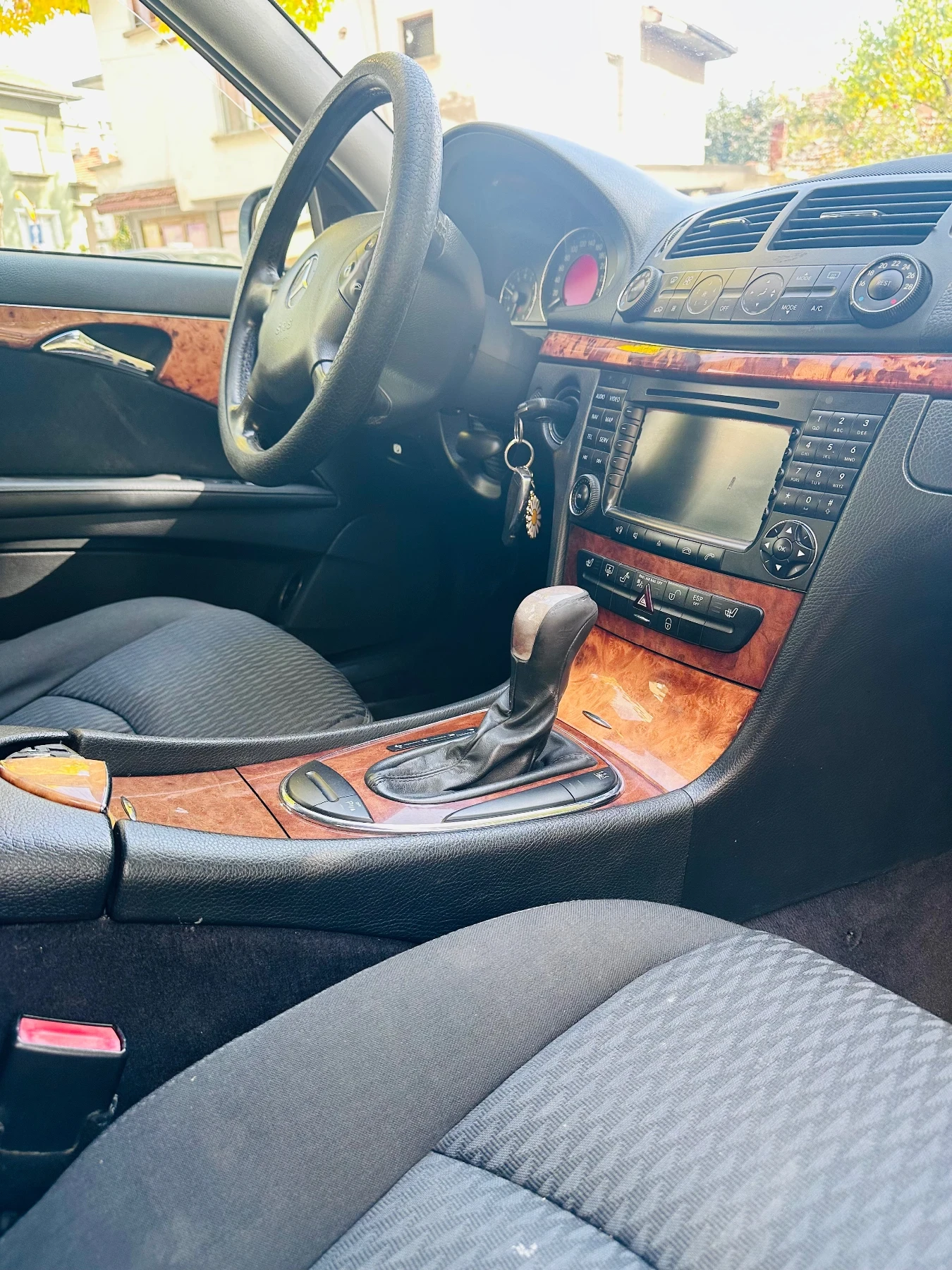Mercedes-Benz E 220 E220 Diesel , снимка 11 - Автомобили и джипове - 56440235