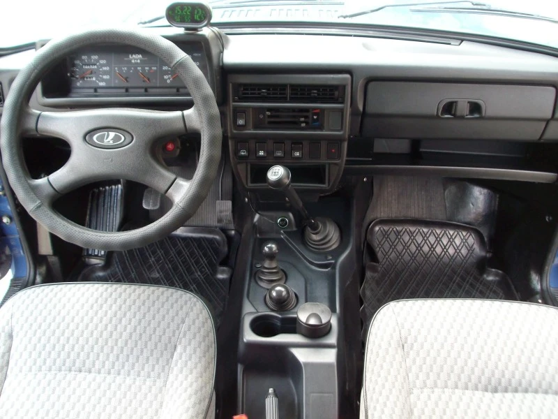 Lada Niva 1.7i 21 000 km KATO NOVA, снимка 11 - Автомобили и джипове - 41886196