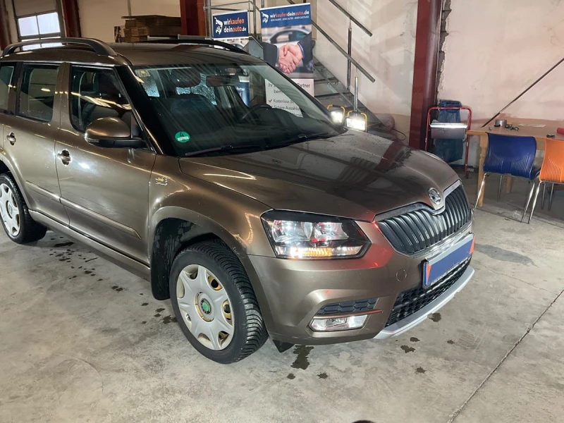 Skoda Yeti 2.0 TDI Cool Edition, снимка 2 - Автомобили и джипове - 48669983