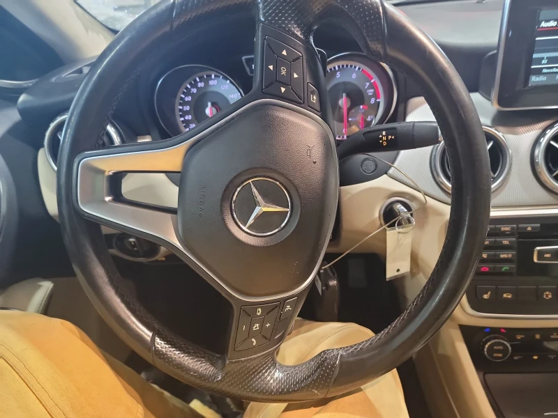 Mercedes-Benz GLA 250, снимка 10 - Автомобили и джипове - 48764381