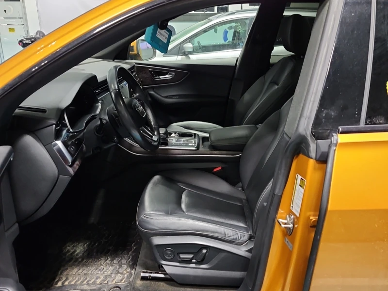 Audi Q8 * PROGRESSIV * CARFAX * ЦЕНА ДО БЪЛГАРИЯ, снимка 5 - Автомобили и джипове - 53190499