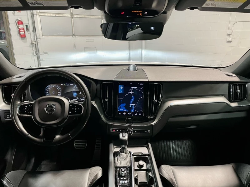 Volvo XC60 R-DESIGN, снимка 15 - Автомобили и джипове - 53356472