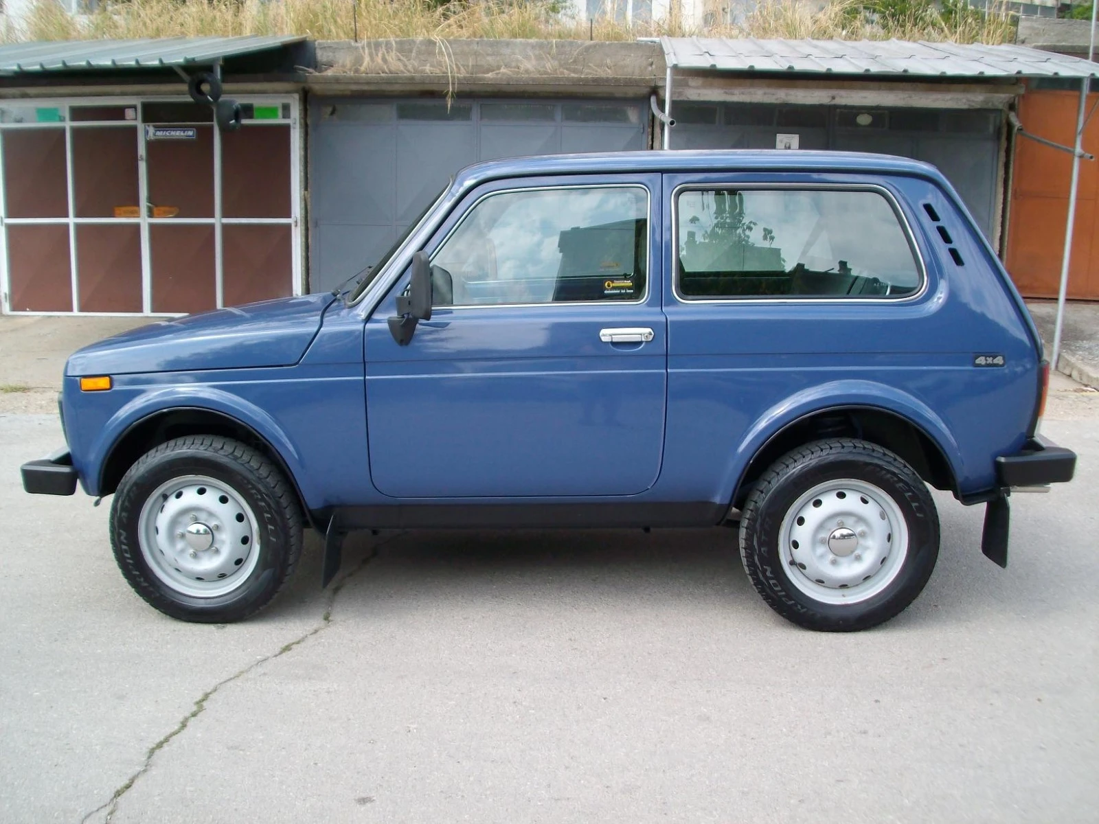 Lada Niva 1.7i 21 000 km KATO NOVA - изображение 8