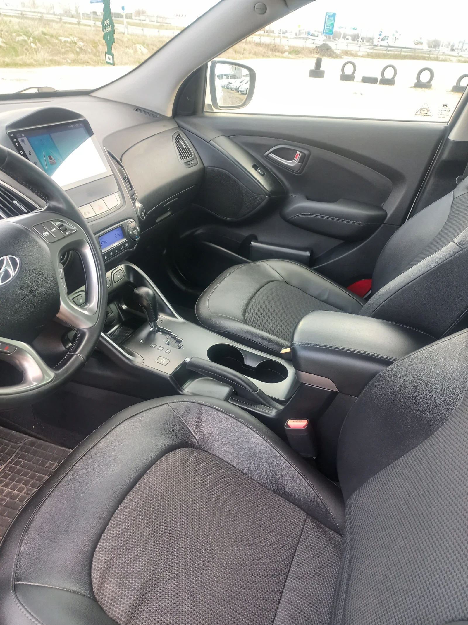 Hyundai IX35 2, 0 CRDI 4WD, снимка 8 - Автомобили и джипове - 54012319