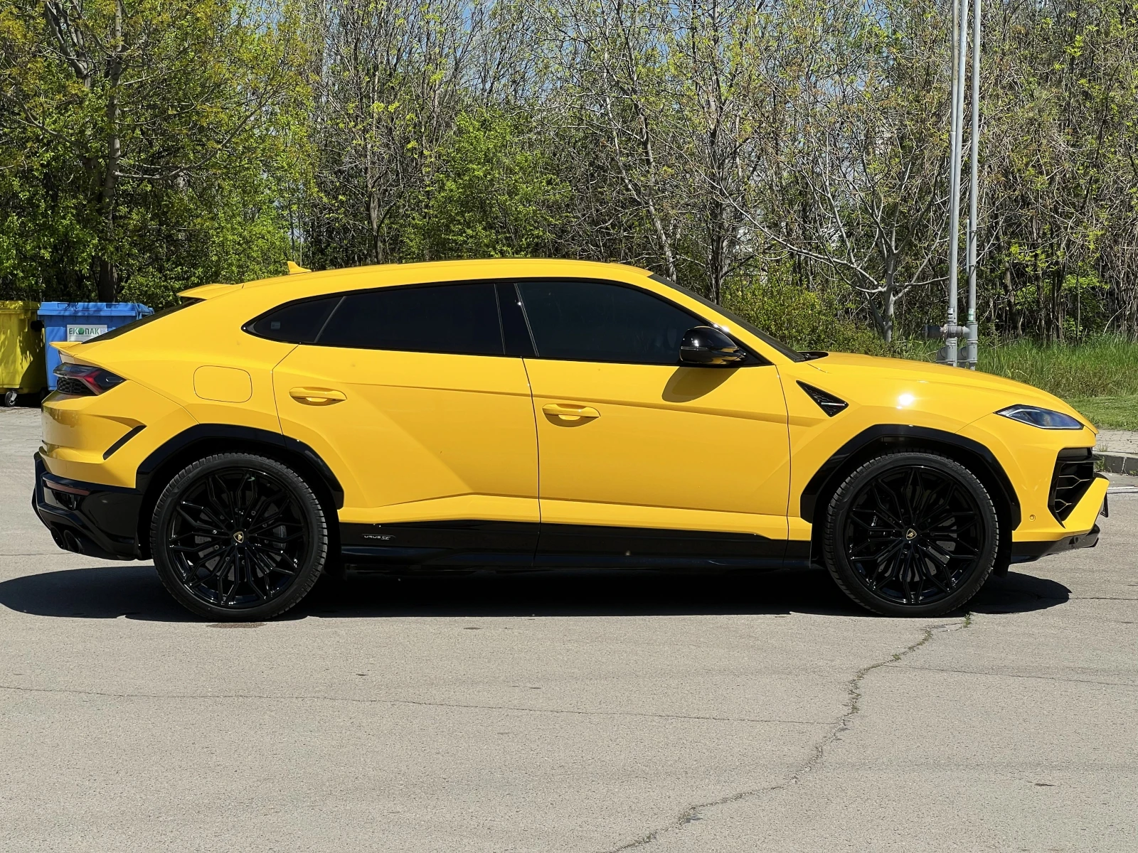 Lamborghini Urus SE / FACELIFT / PLUG-IN/ CERAMIC / CARBON/ PANO / , снимка 6 - Автомобили и джипове - 54303441