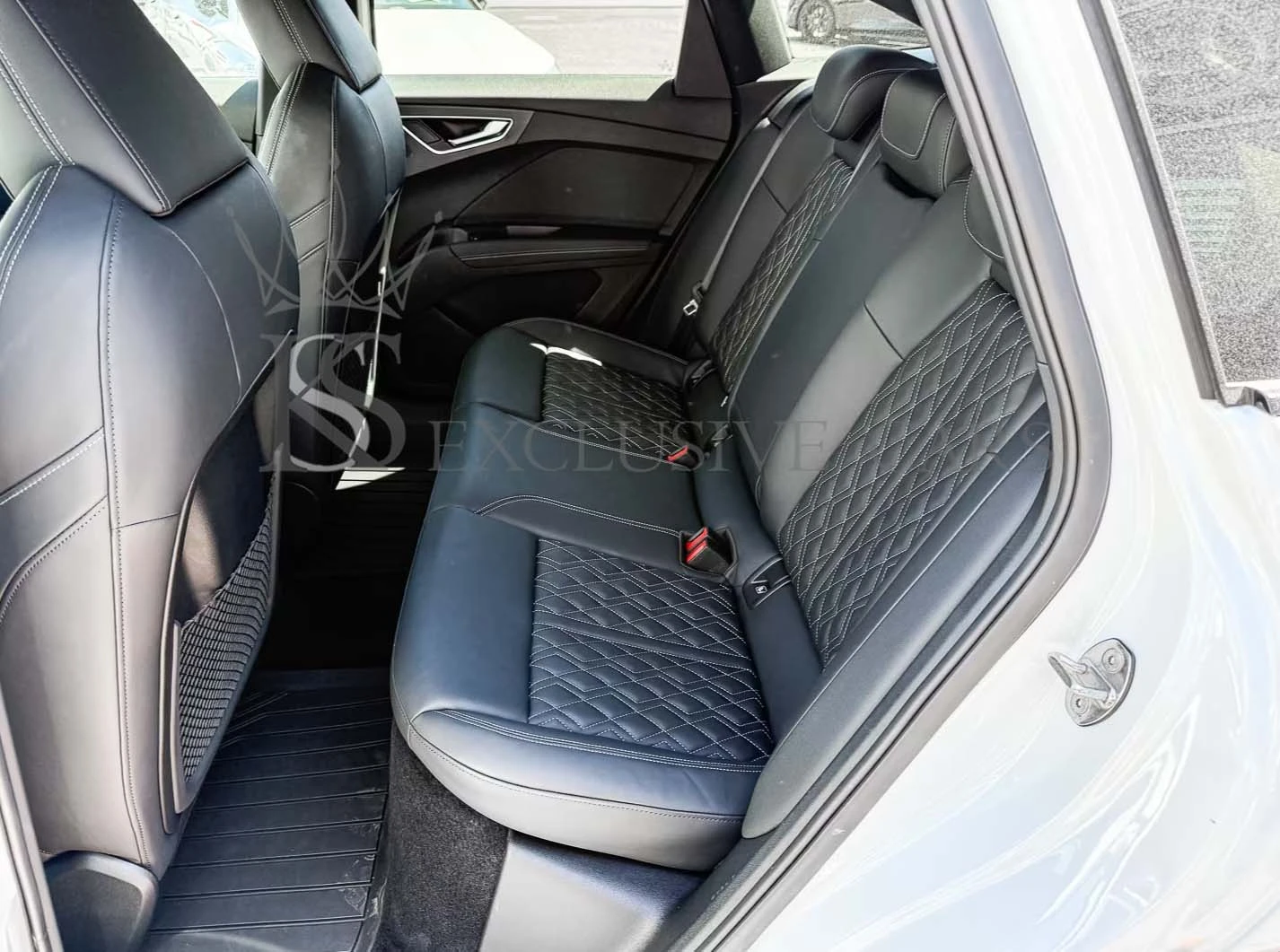 Audi Q4 SPORTBACK 50 E-TRON* S-LINE* PANO* HUD* SONOS* , снимка 10 - Автомобили и джипове - 54368955