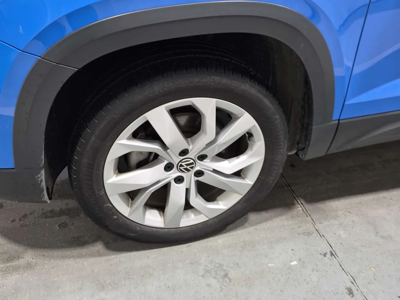 VW Taos HIGHLINE| LANE ASSIST| ПОДГРЕВИ| ПАНО| 2 КЛЮЧА| , снимка 6 - Автомобили и джипове - 55009543