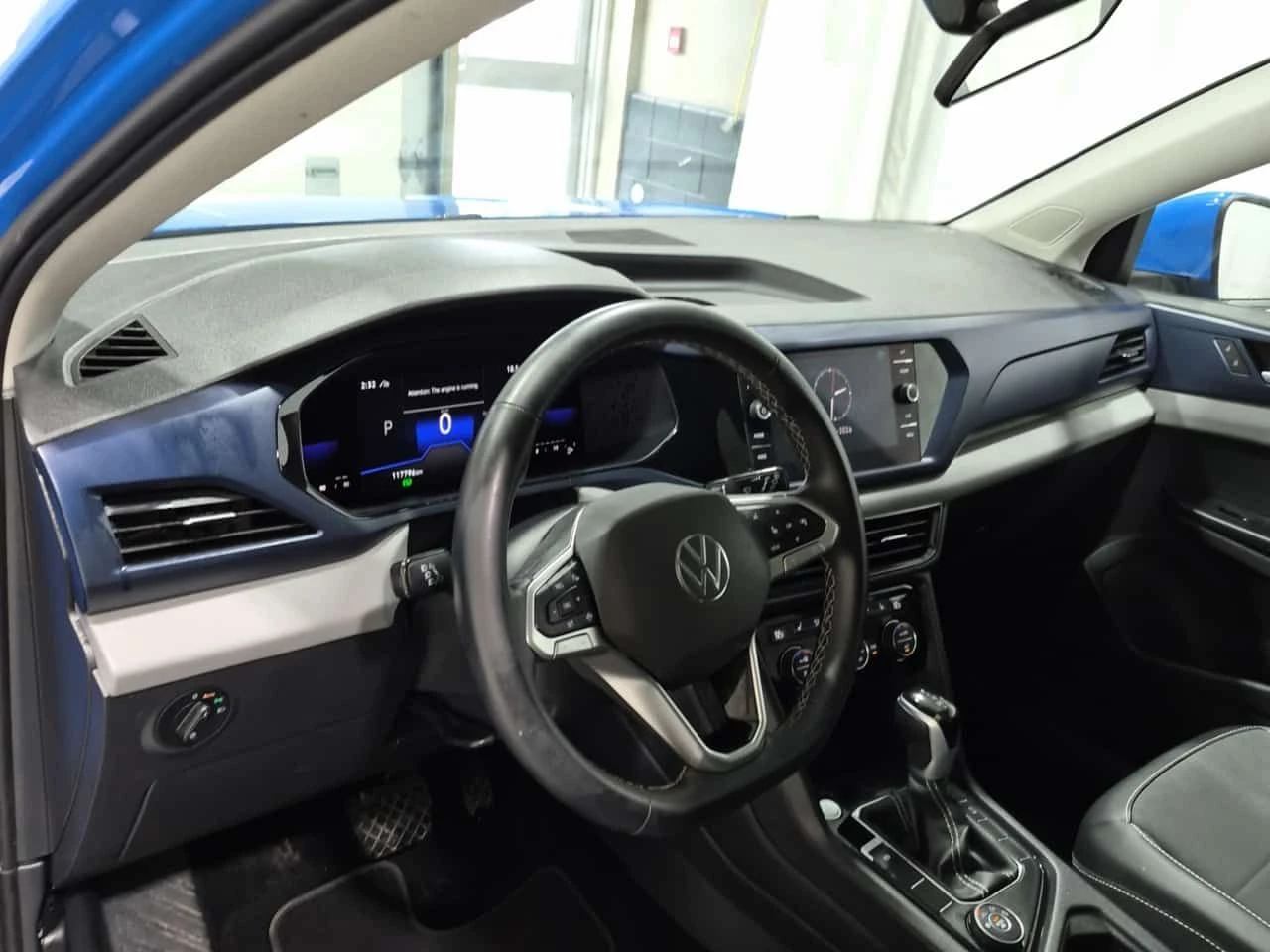 VW Taos HIGHLINE| LANE ASSIST| ПОДГРЕВИ| ПАНО| 2 КЛЮЧА| , снимка 10 - Автомобили и джипове - 55009543
