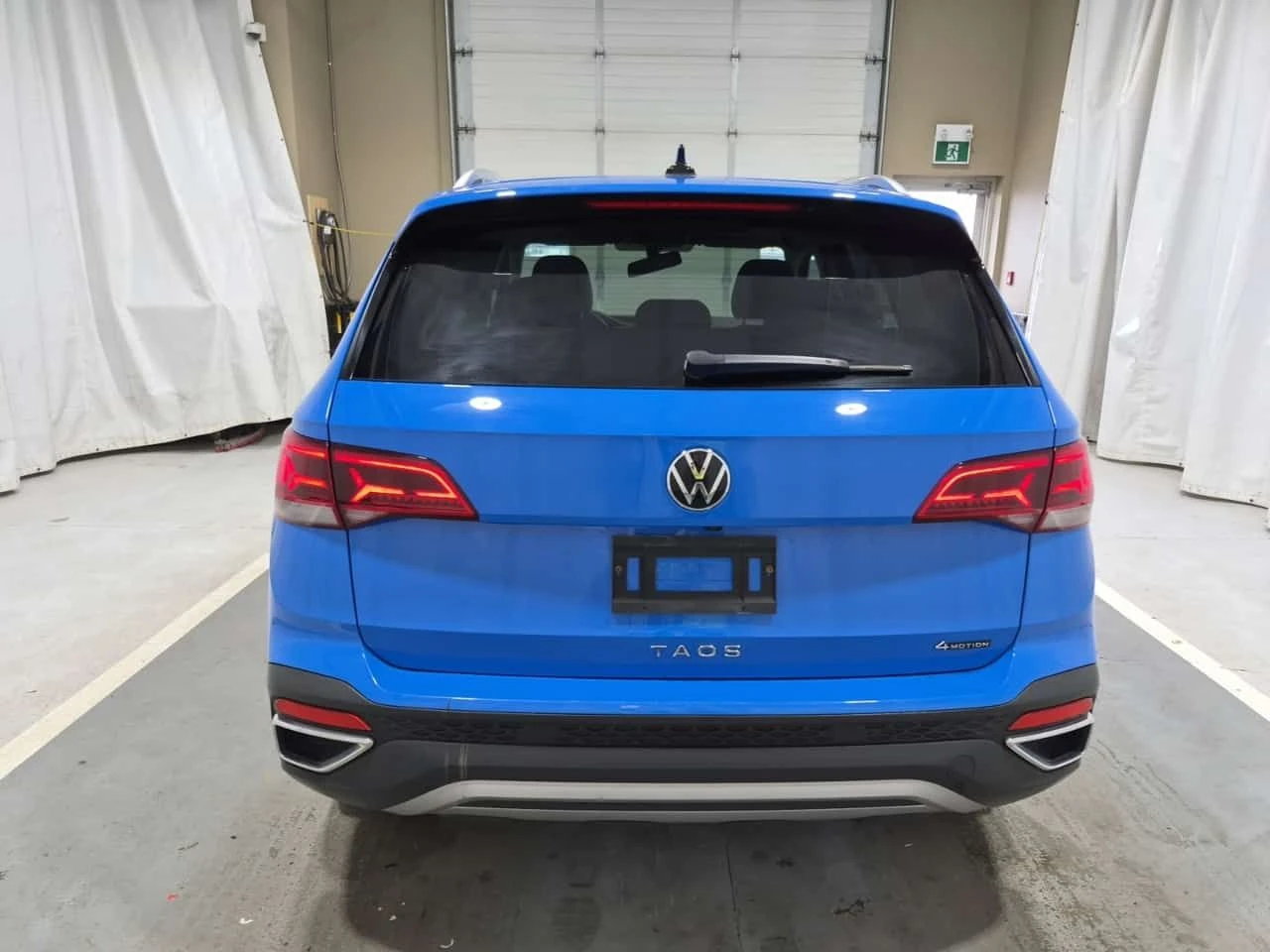 VW Taos HIGHLINE| LANE ASSIST| ПОДГРЕВИ| ПАНО| 2 КЛЮЧА| , снимка 16 - Автомобили и джипове - 55009543