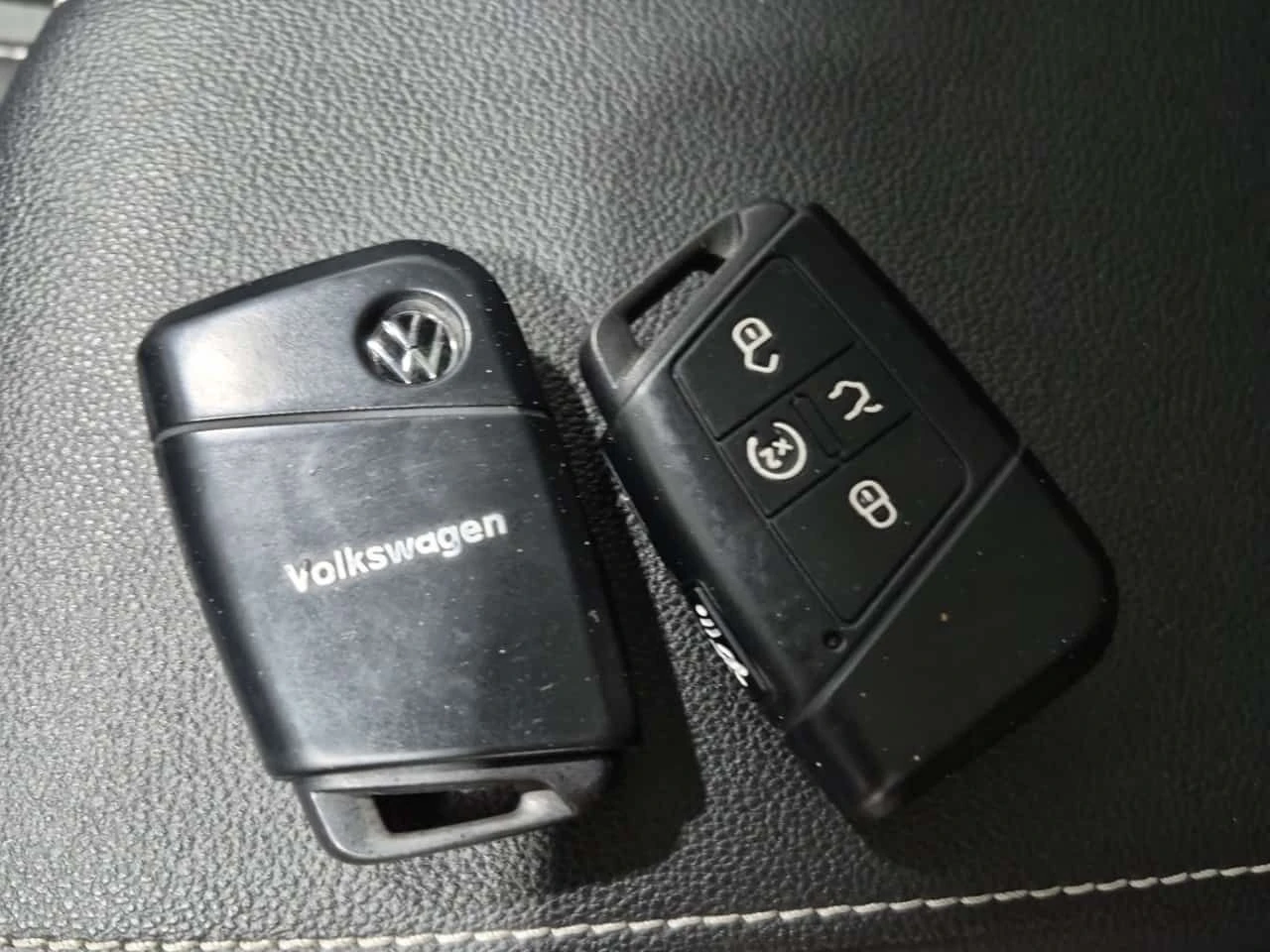 VW Taos HIGHLINE| LANE ASSIST| ПОДГРЕВИ| ПАНО| 2 КЛЮЧА| , снимка 8 - Автомобили и джипове - 55009543