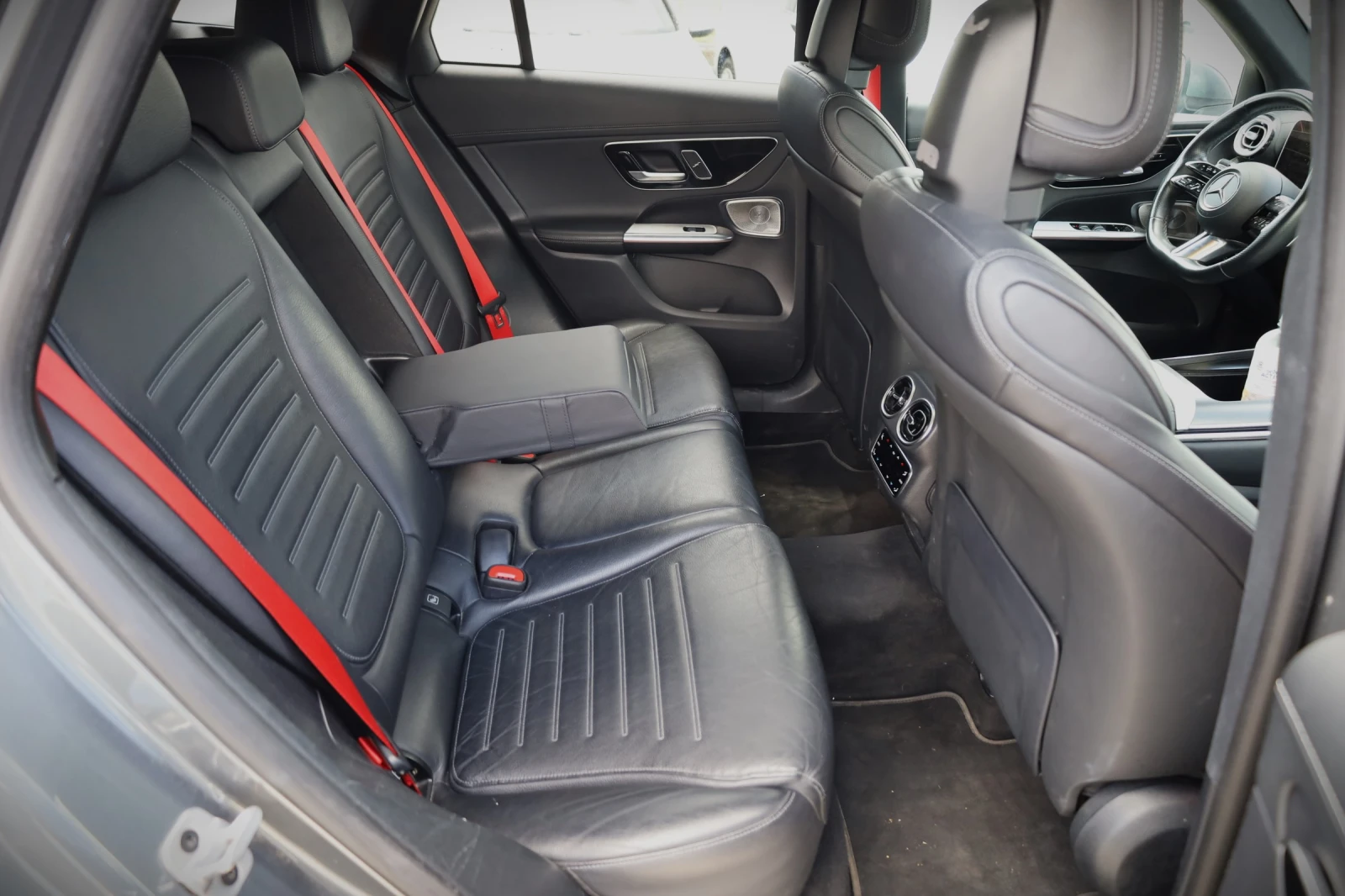 Mercedes-Benz GLC 220 2.2 ДИЗЕЛ, снимка 13 - Автомобили и джипове - 55361613