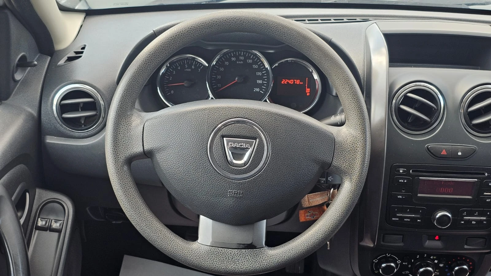 Dacia Duster 1.6i 4x4 6SP FACE CH-БЛОКАЖ-СЕРВИЗНА ИСТ.-ЛИЗИНГ, снимка 10 - Автомобили и джипове - 56191930
