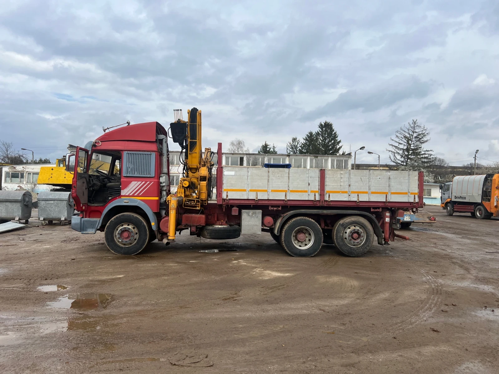 Iveco 190-32 Тристранен самосвал с кран, снимка 4 - Камиони - 53961088