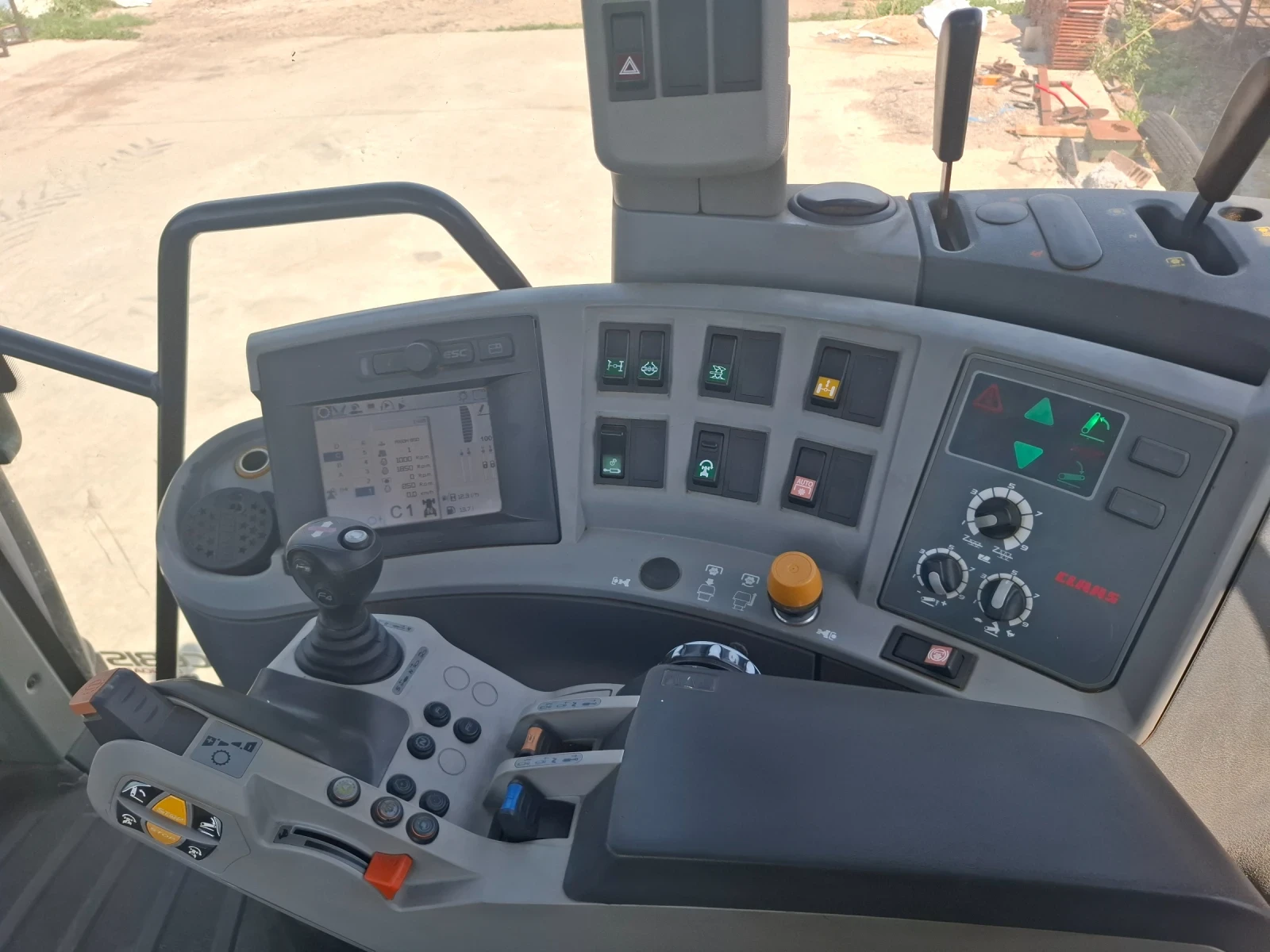 Трактор Claas Axion 850 - изображение 8