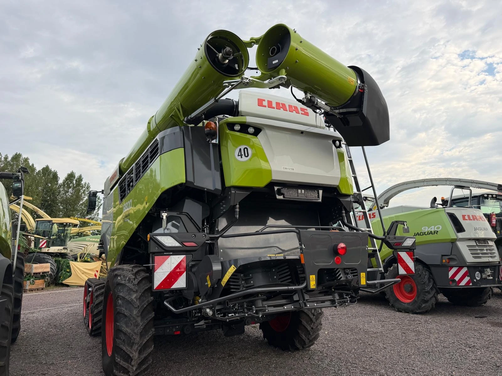 Комбайн Claas LEXION 8800 CEMOS AUTO ЧИСТО НОВА ГАРАНЦИЯ ЛИЗИНГ, снимка 5 - Селскостопанска техника - 55563185
