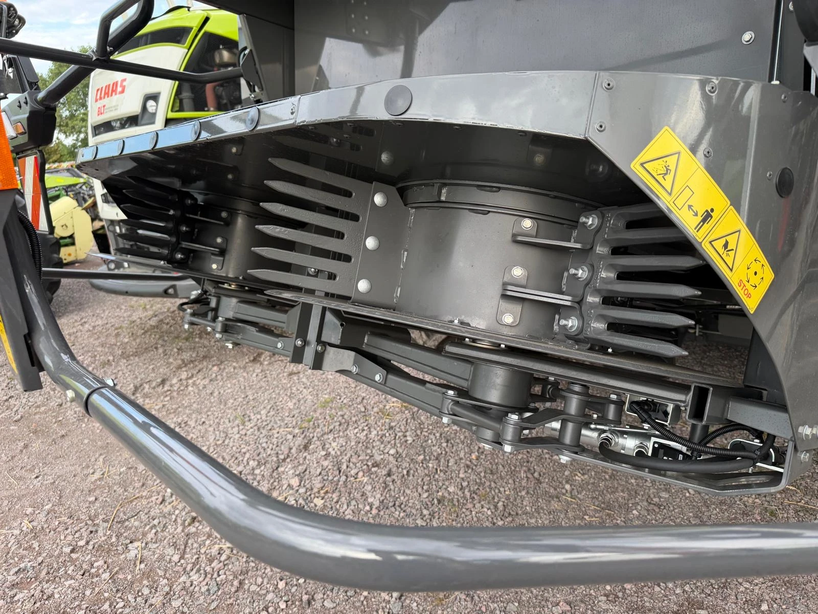 Комбайн Claas LEXION 8800 CEMOS AUTO ЧИСТО НОВА ГАРАНЦИЯ ЛИЗИНГ, снимка 6 - Селскостопанска техника - 55563185