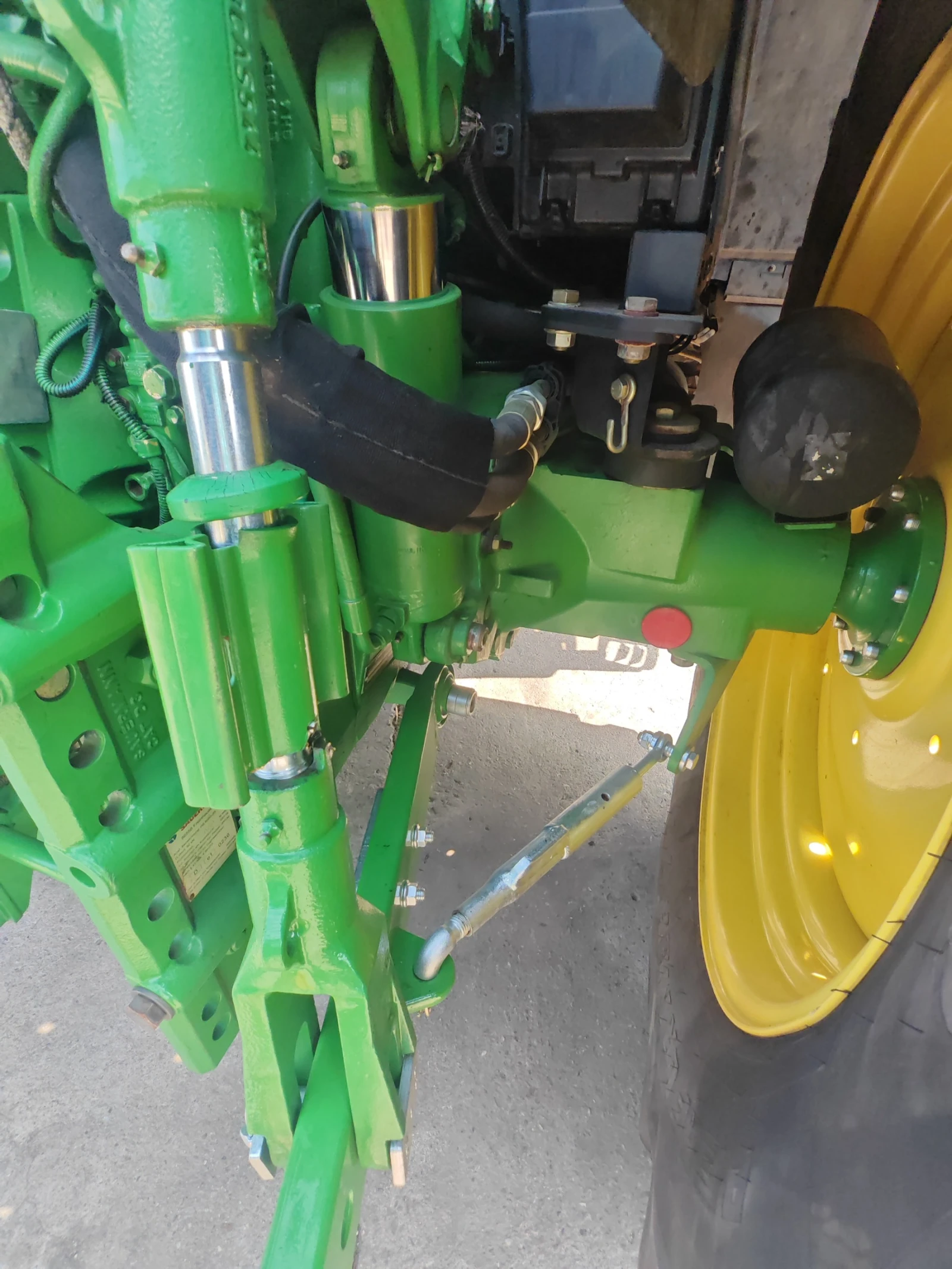 Трактор John Deere 6125R лизинг с първоначална вноска 20 % , снимка 16 - Селскостопанска техника - 55796687