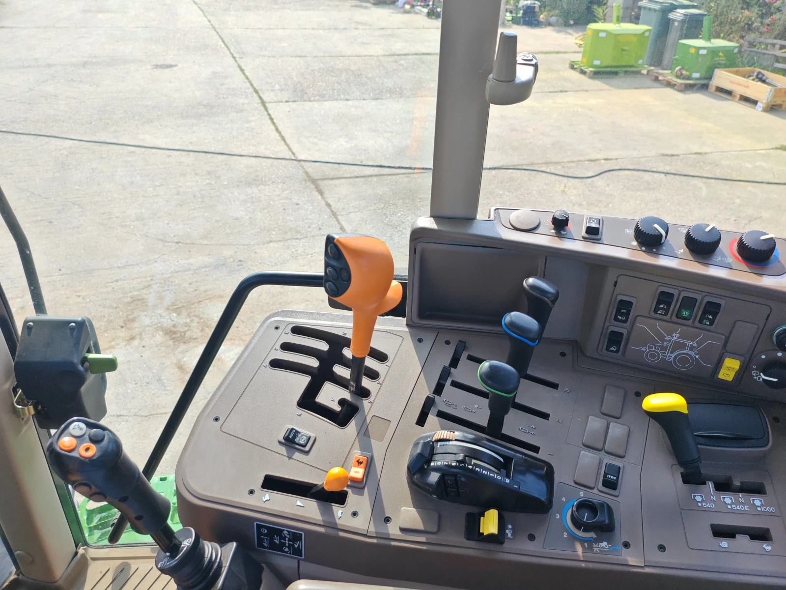 Трактор John Deere 6125R лизинг с първоначална вноска 20 % , снимка 11 - Селскостопанска техника - 55796687