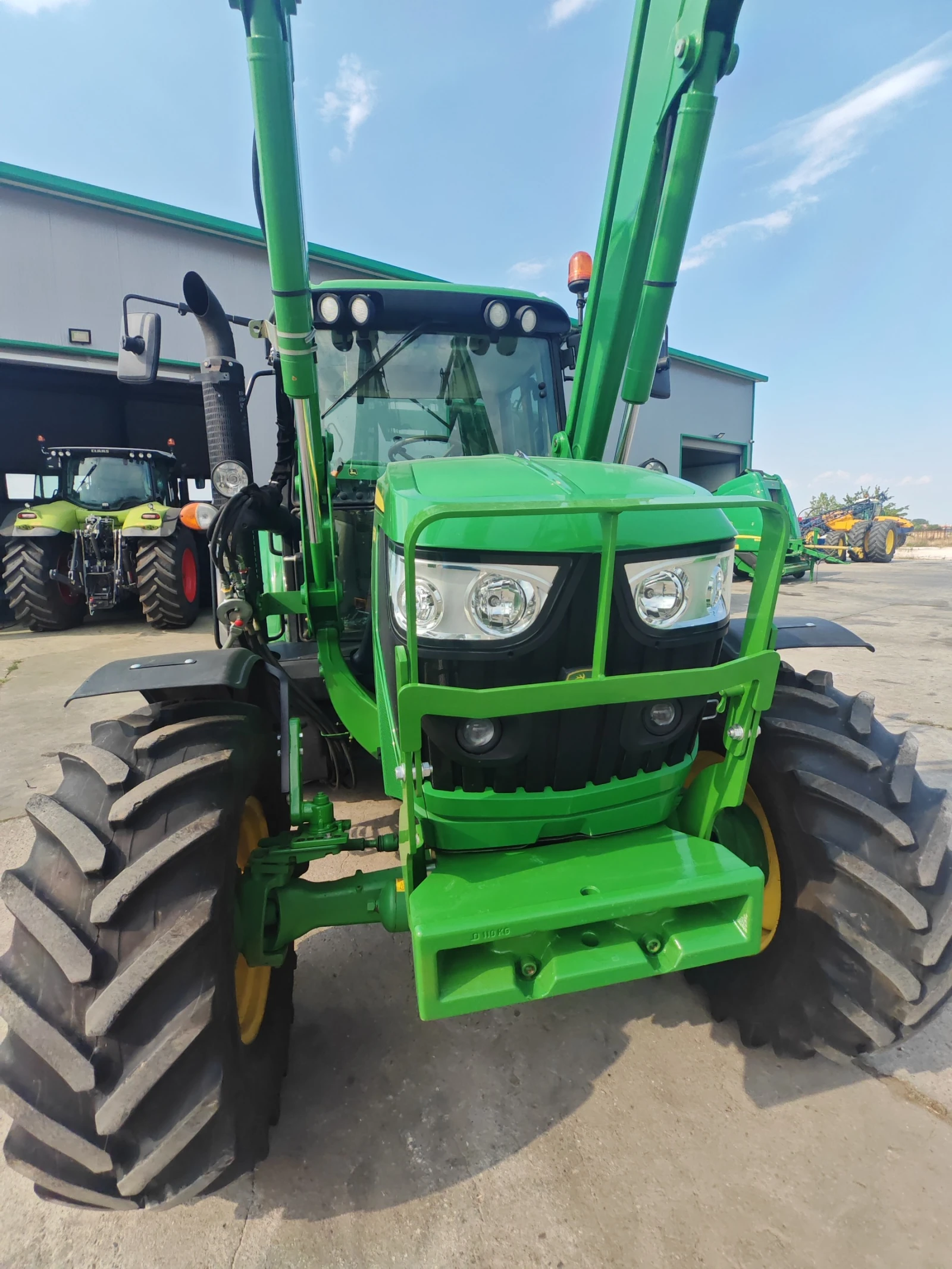 Трактор John Deere 6125R лизинг с първоначална вноска 20 % , снимка 5 - Селскостопанска техника - 55796687