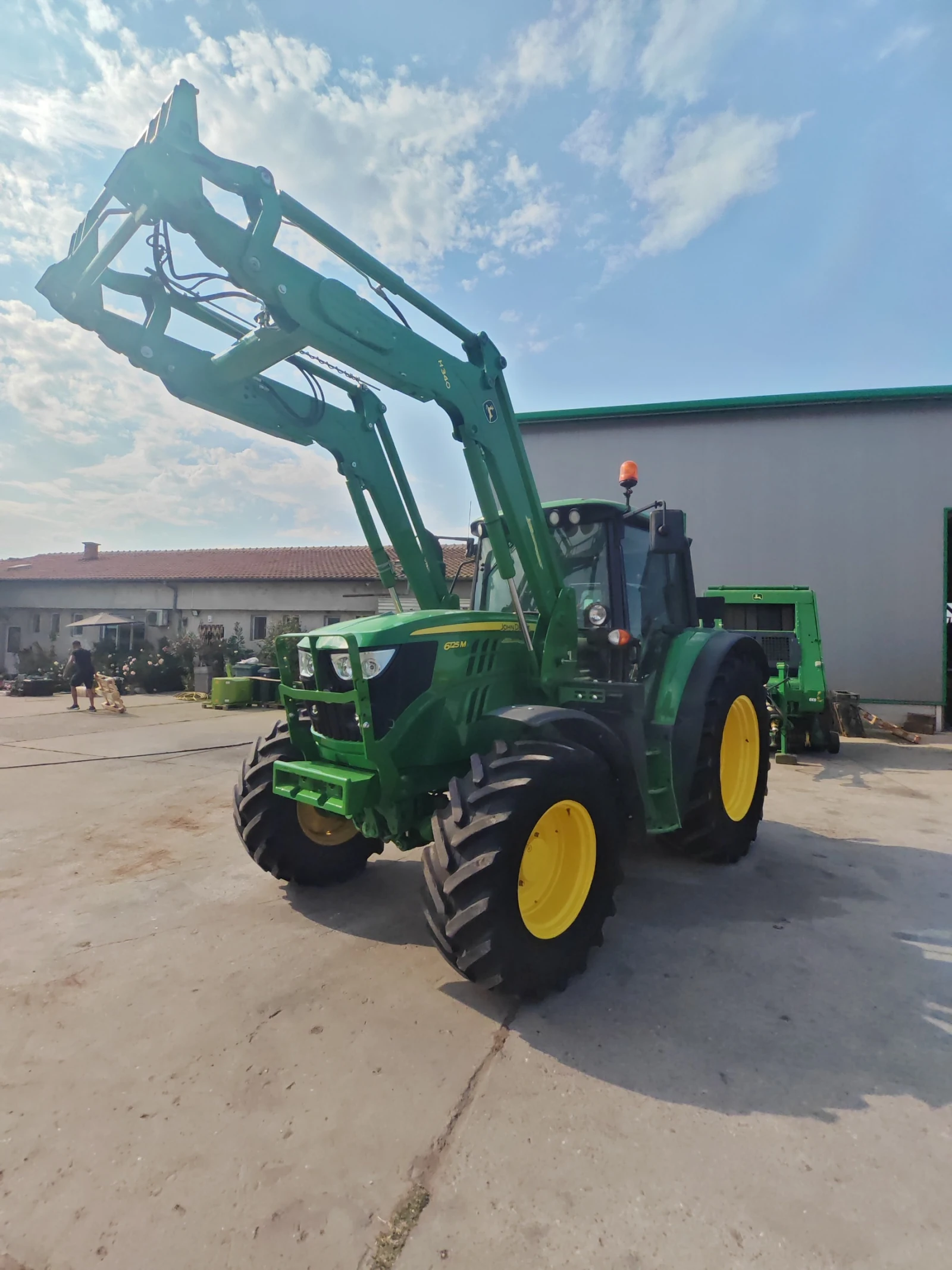 Трактор John Deere 6125R лизинг с първоначална вноска 20 % , снимка 3 - Селскостопанска техника - 55796687
